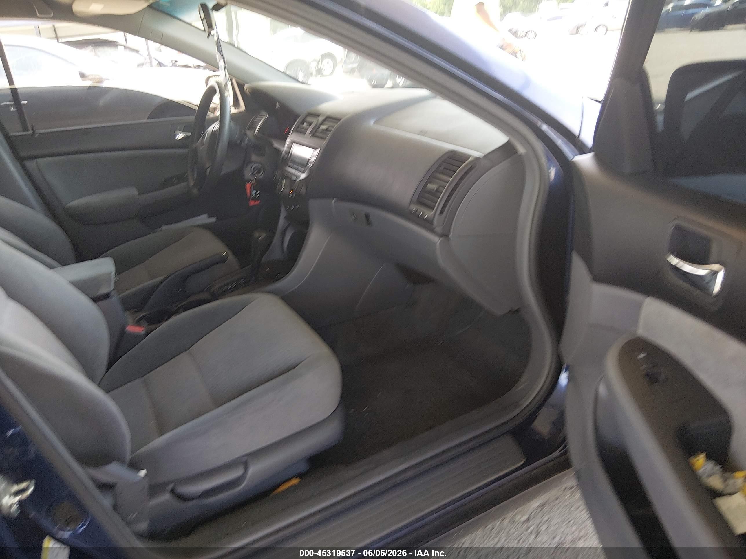 2005 Honda Accord 2.4 Lx Синий vin: 1HGCM56445A054400