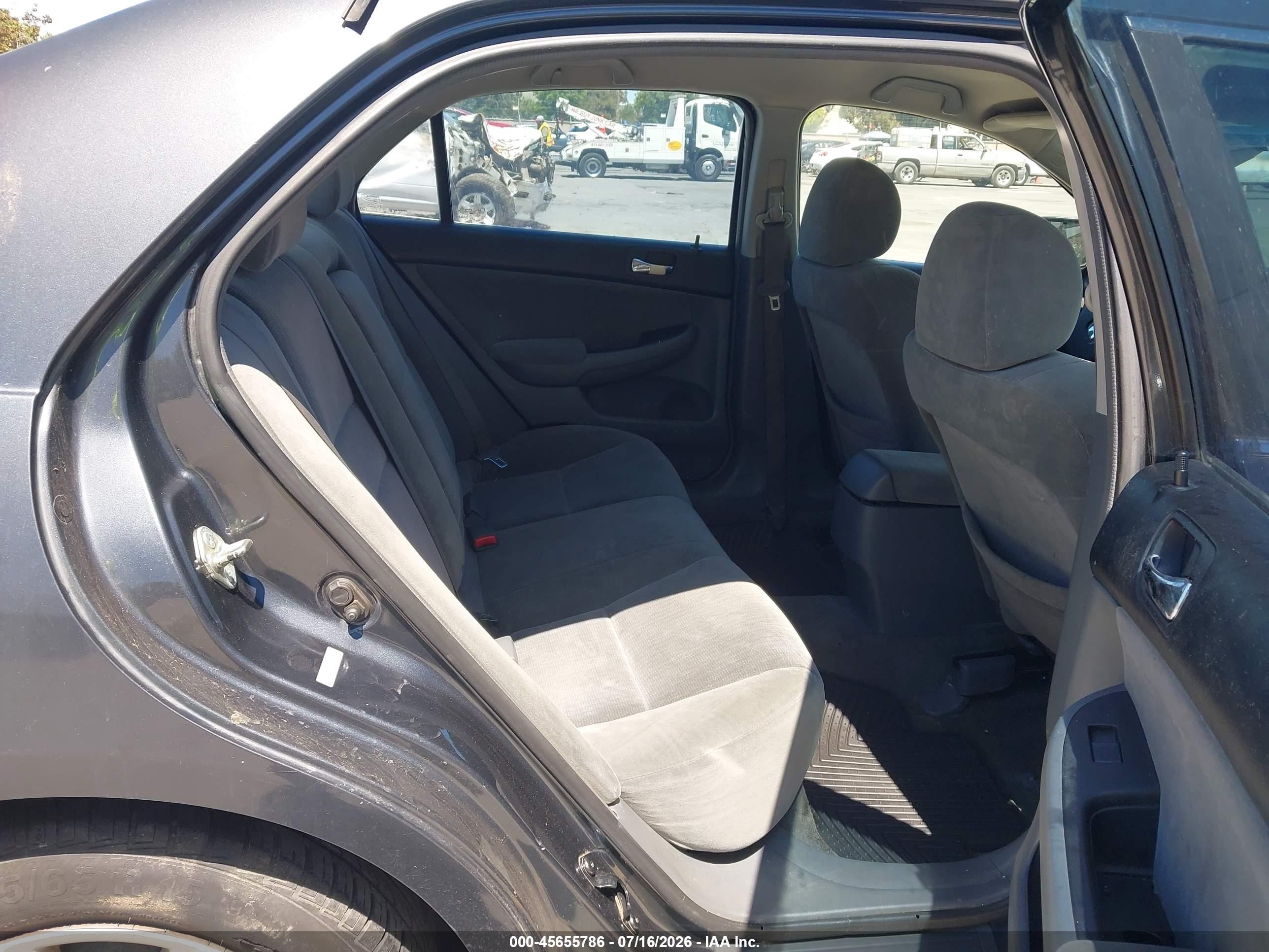 2005 Honda Accord 2.4 Lx Gray vin: 1HGCM56445A102378