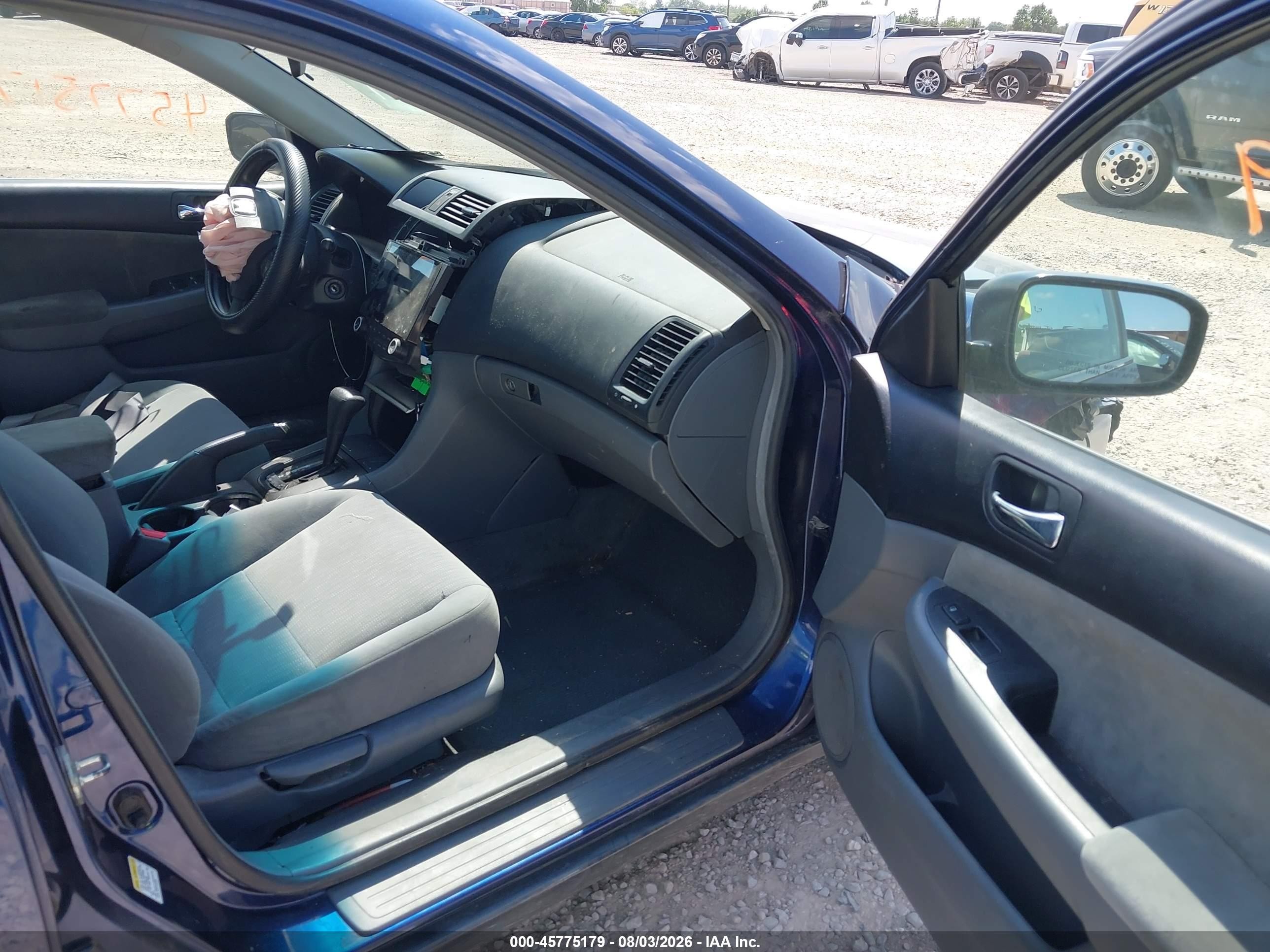2005 Honda Accord 2.4 Lx Синий vin: 1HGCM56455A014326