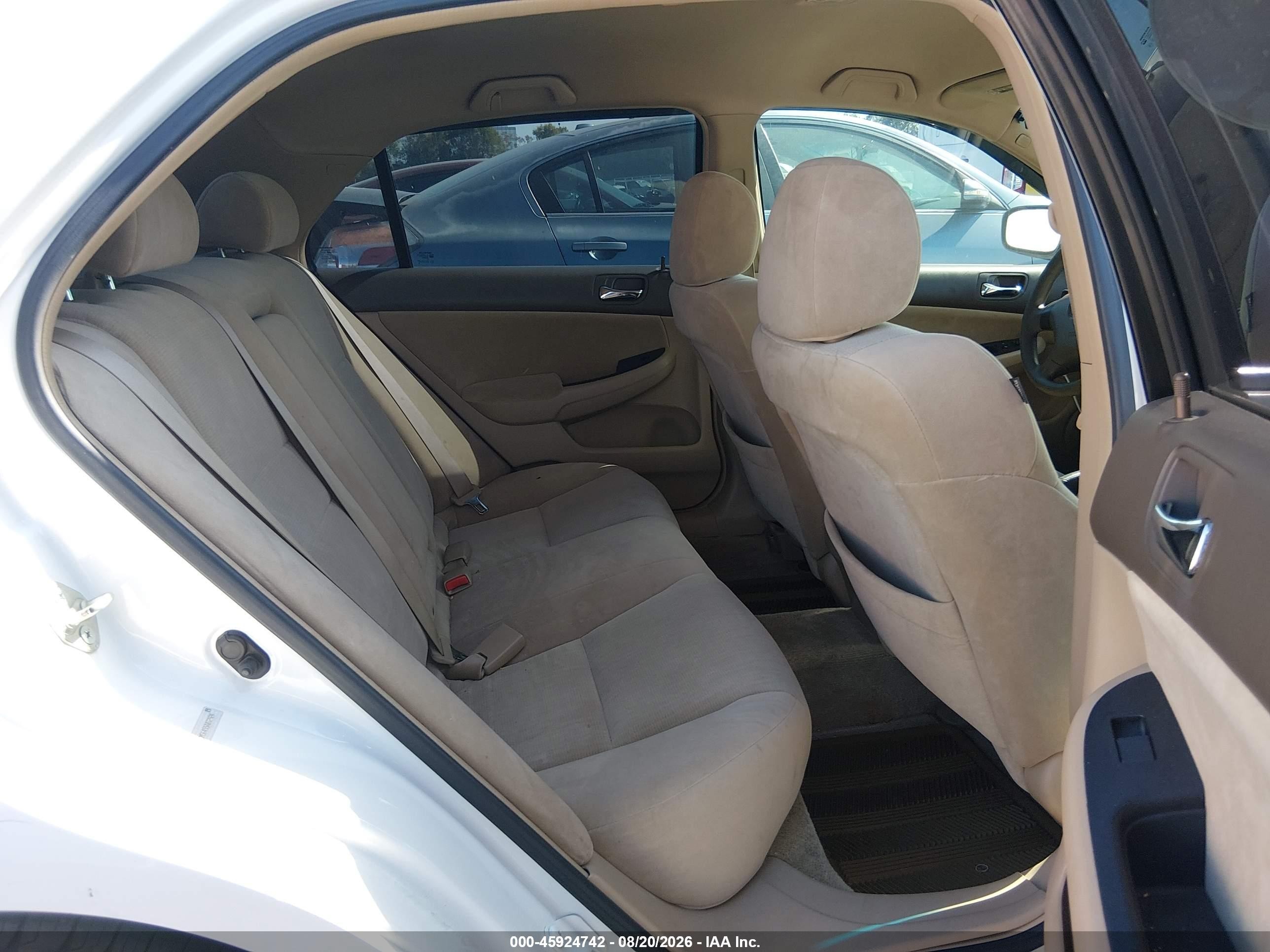 2005 Honda Accord 2.4 Lx White vin: 1HGCM56455A032924