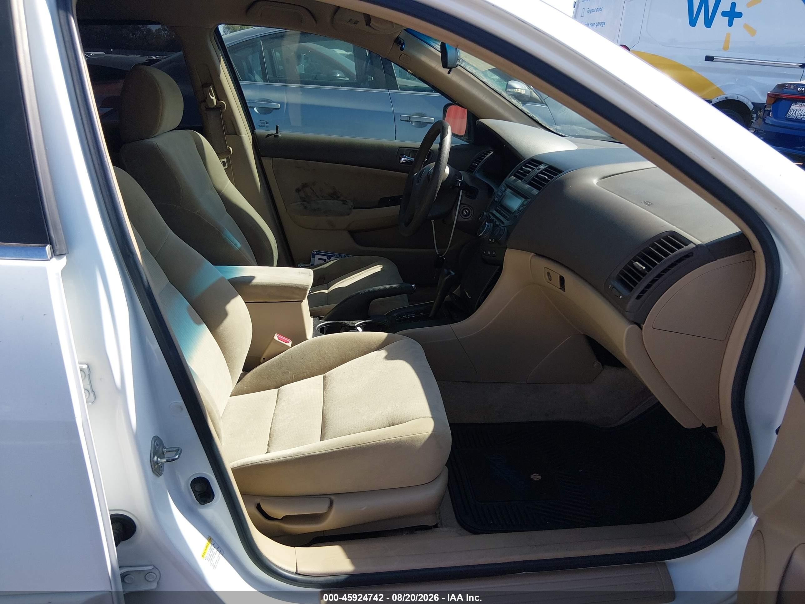 2005 Honda Accord 2.4 Lx White vin: 1HGCM56455A032924