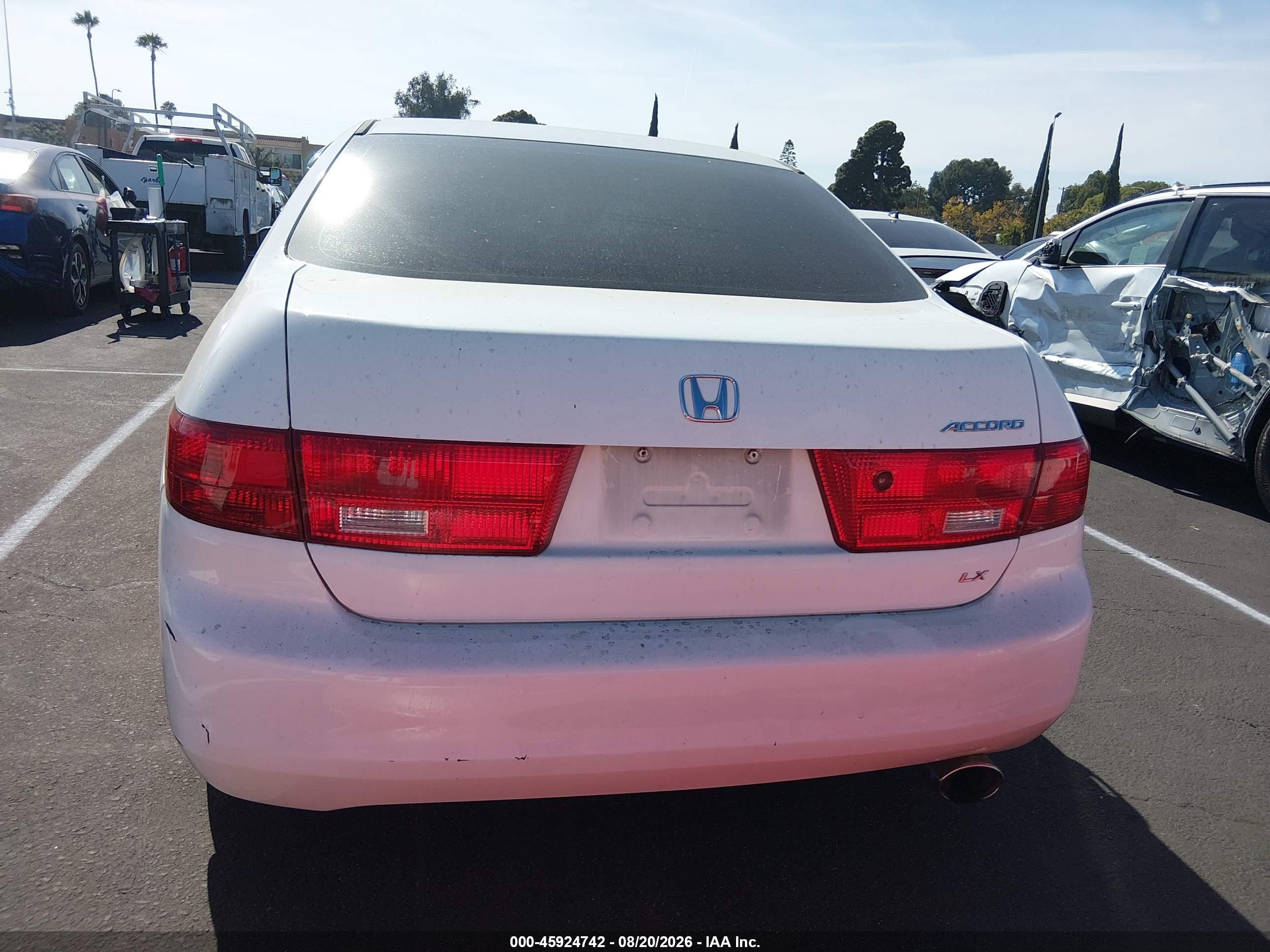 2005 Honda Accord 2.4 Lx White vin: 1HGCM56455A032924