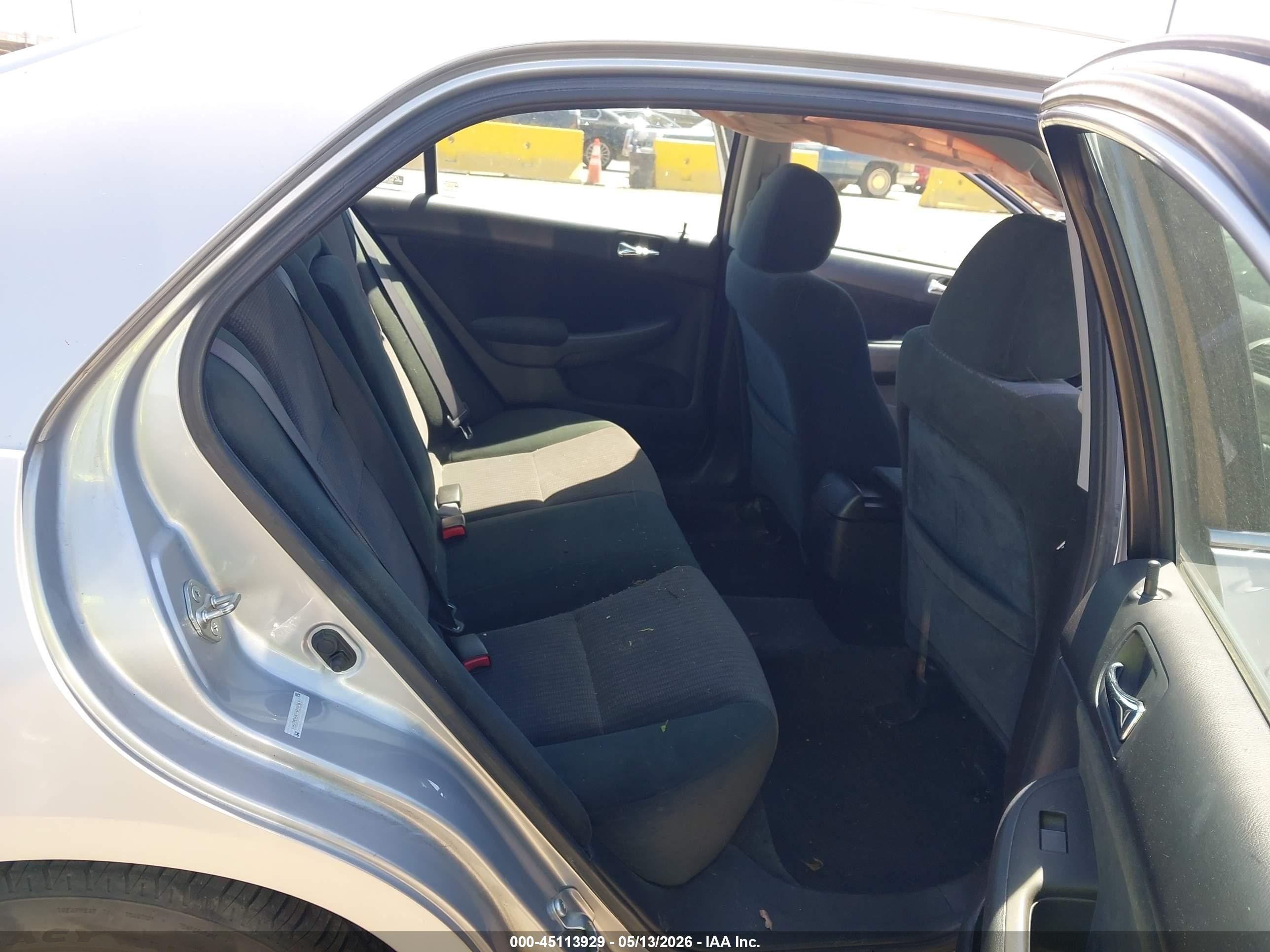 2005 Honda Accord 2.4 Lx Silver vin: 1HGCM56455A165697