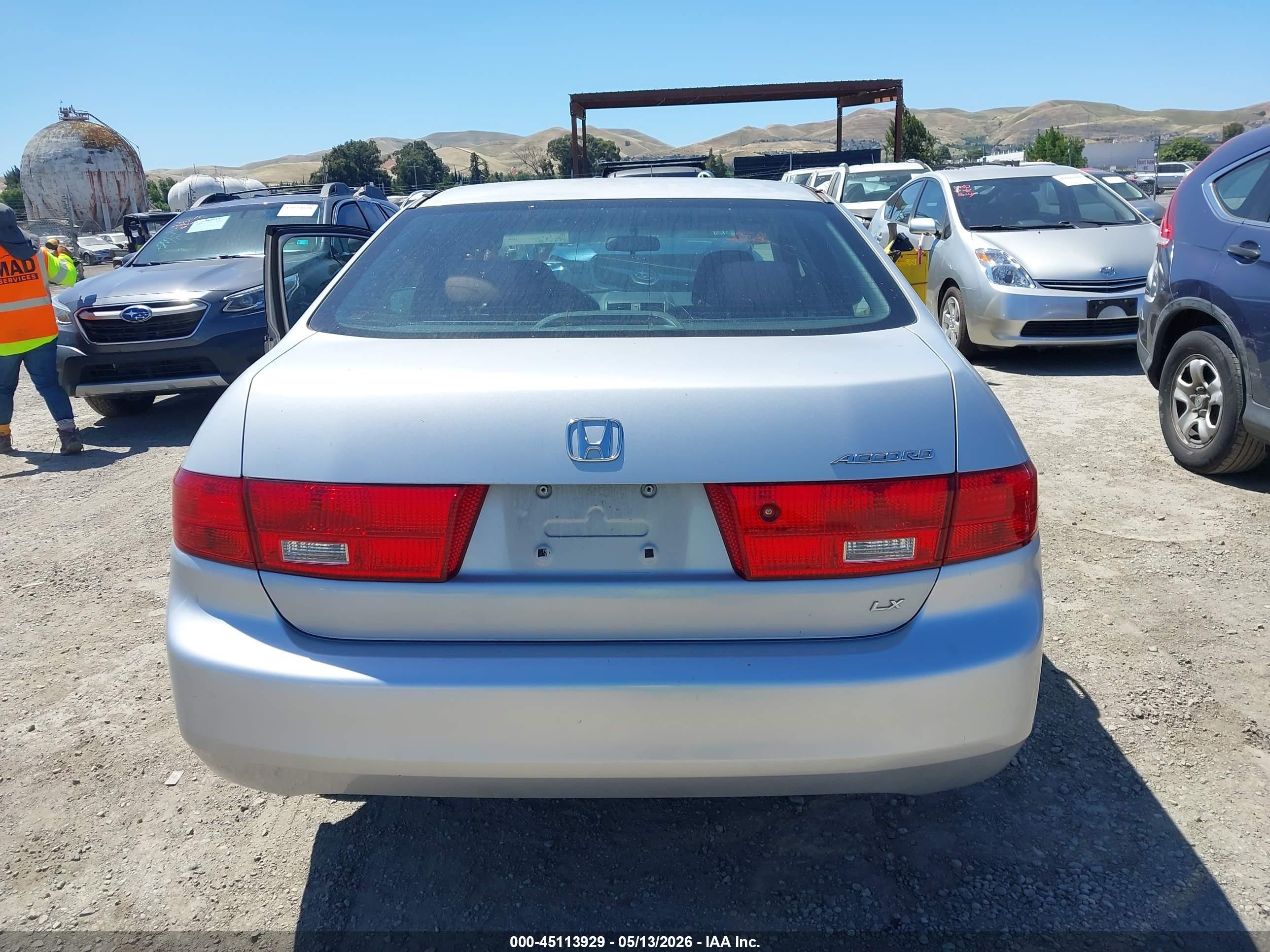 2005 Honda Accord 2.4 Lx Silver vin: 1HGCM56455A165697