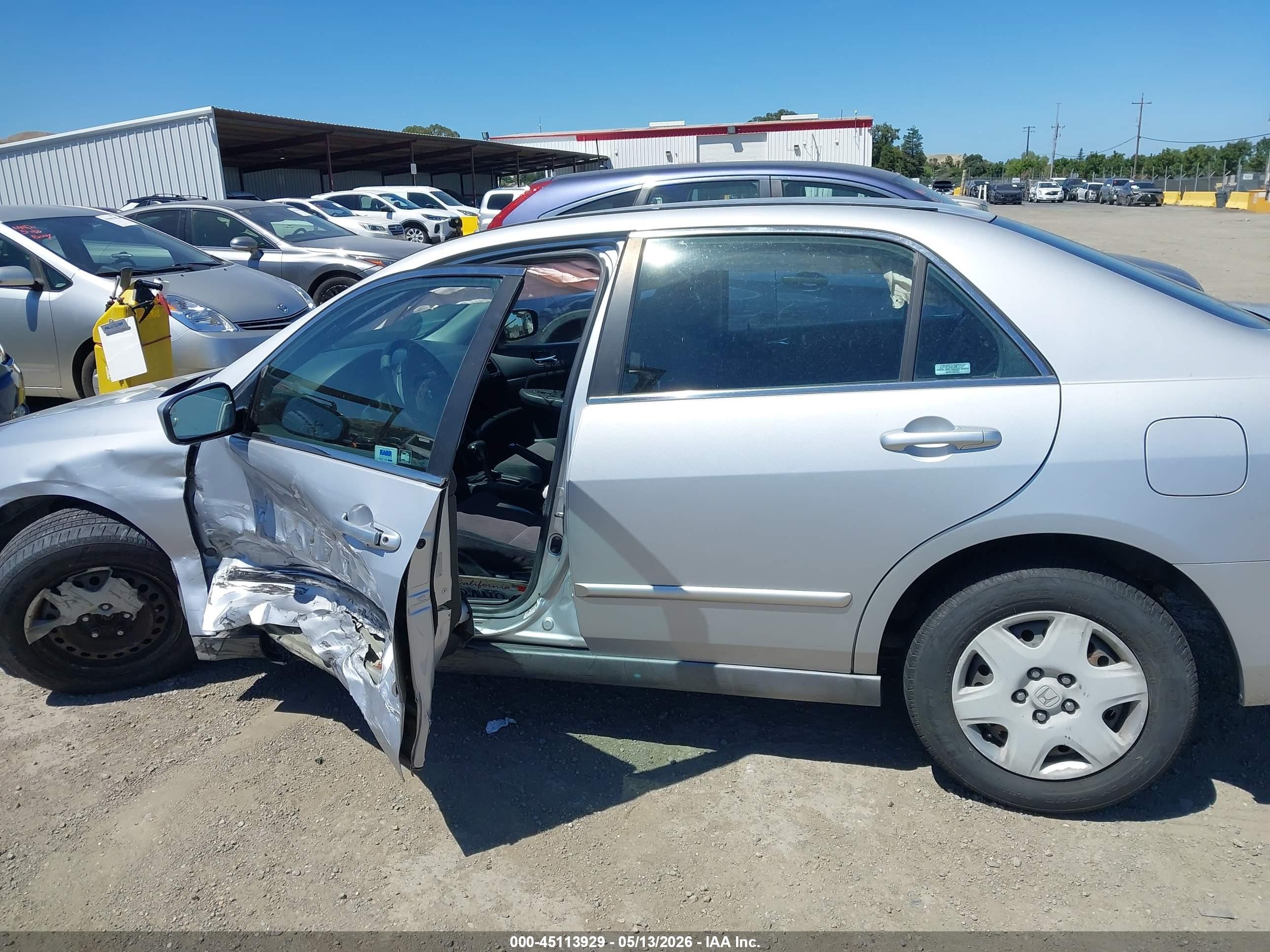 2005 Honda Accord 2.4 Lx Silver vin: 1HGCM56455A165697