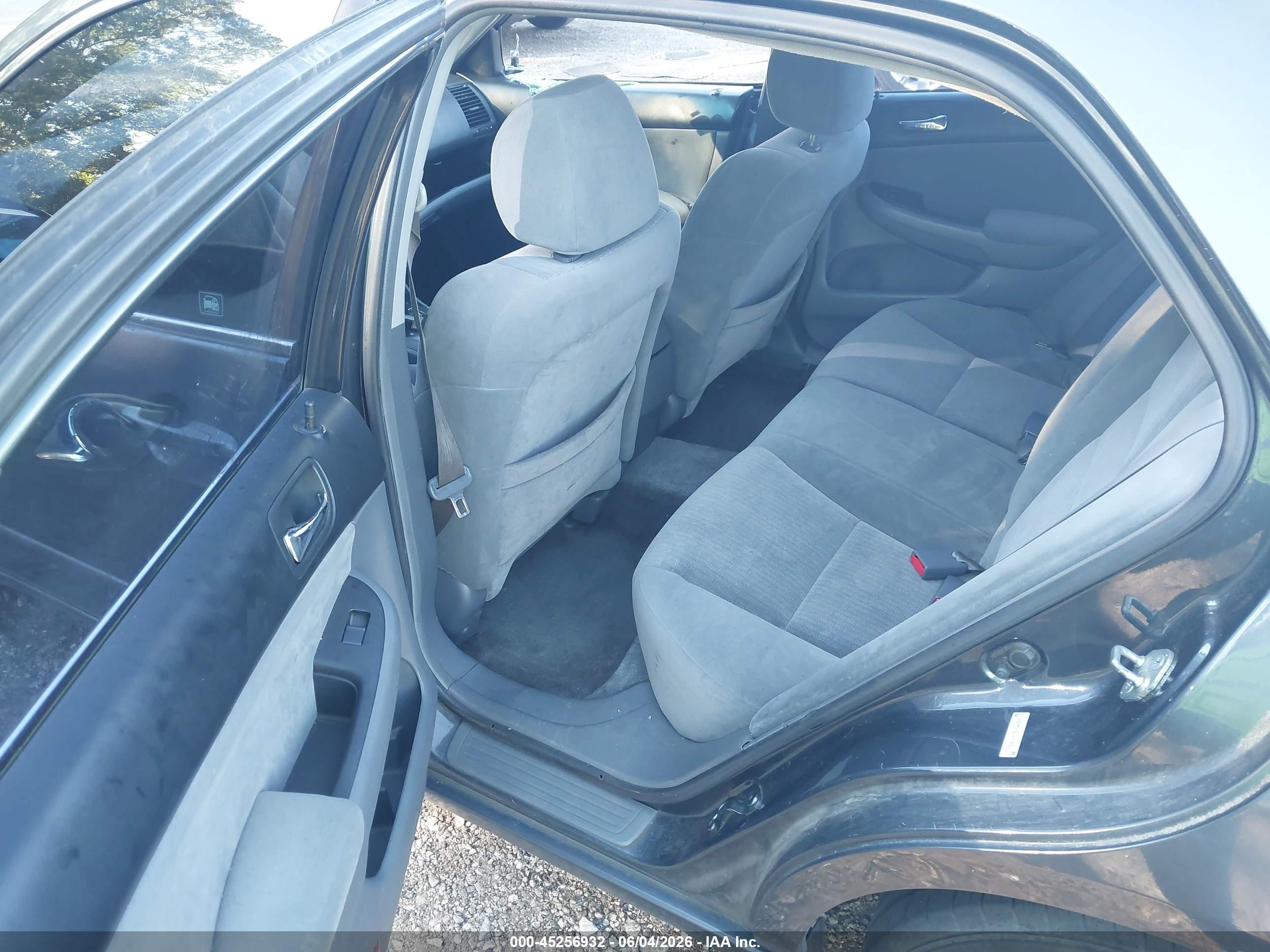 2005 Honda Accord 2.4 Lx Серый vin: 1HGCM56465A156555