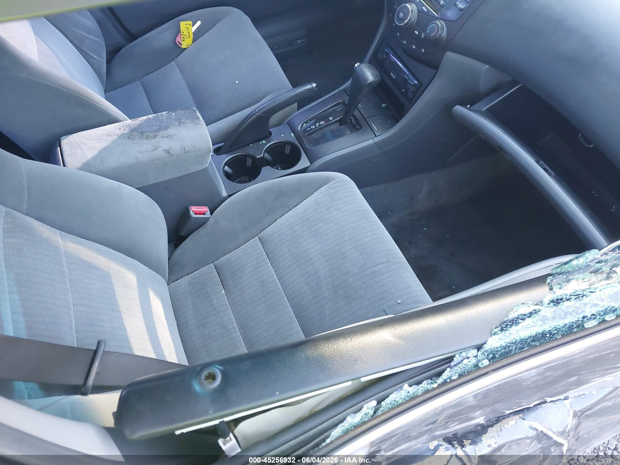 2005 Honda Accord 2.4 Lx Серый vin: 1HGCM56465A156555