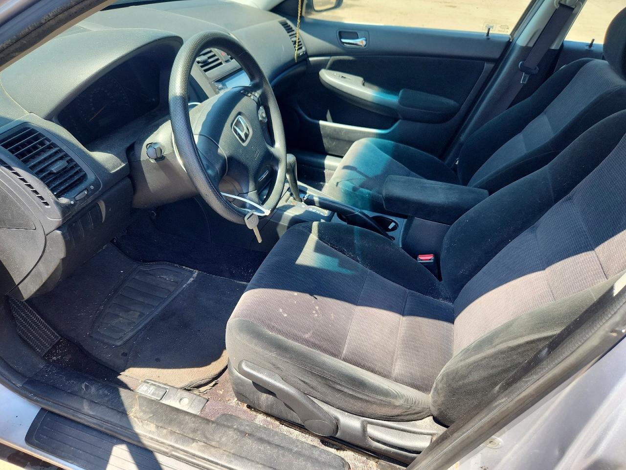 2005 Honda Accord Lx Silver vin: 1HGCM56475A014652