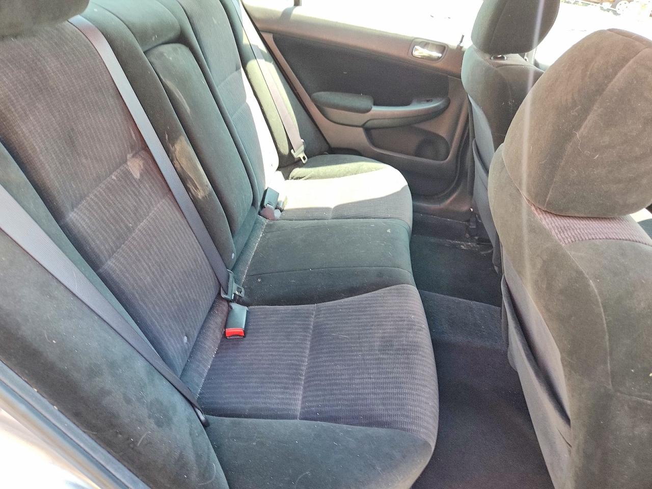 2005 Honda Accord Lx Silver vin: 1HGCM56475A014652