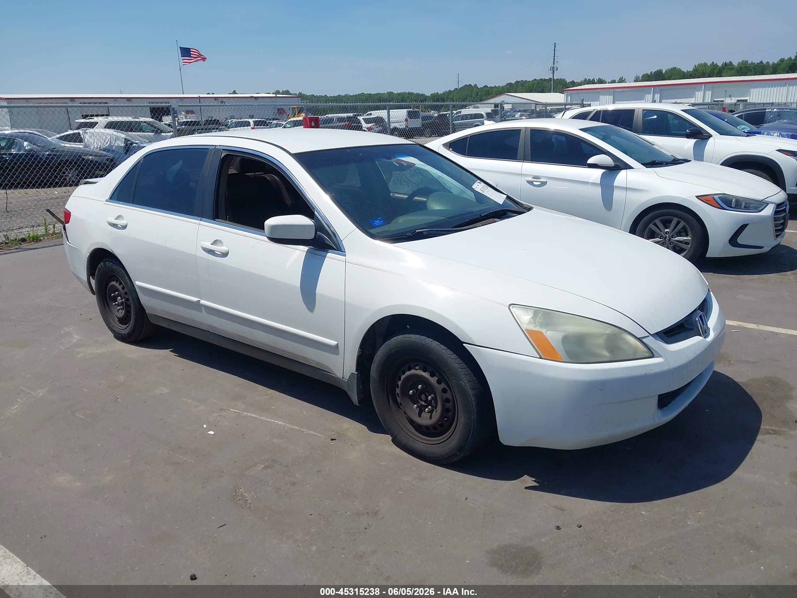 2005 Honda Accord 2.4 Lx White vin: 1HGCM56475A050311