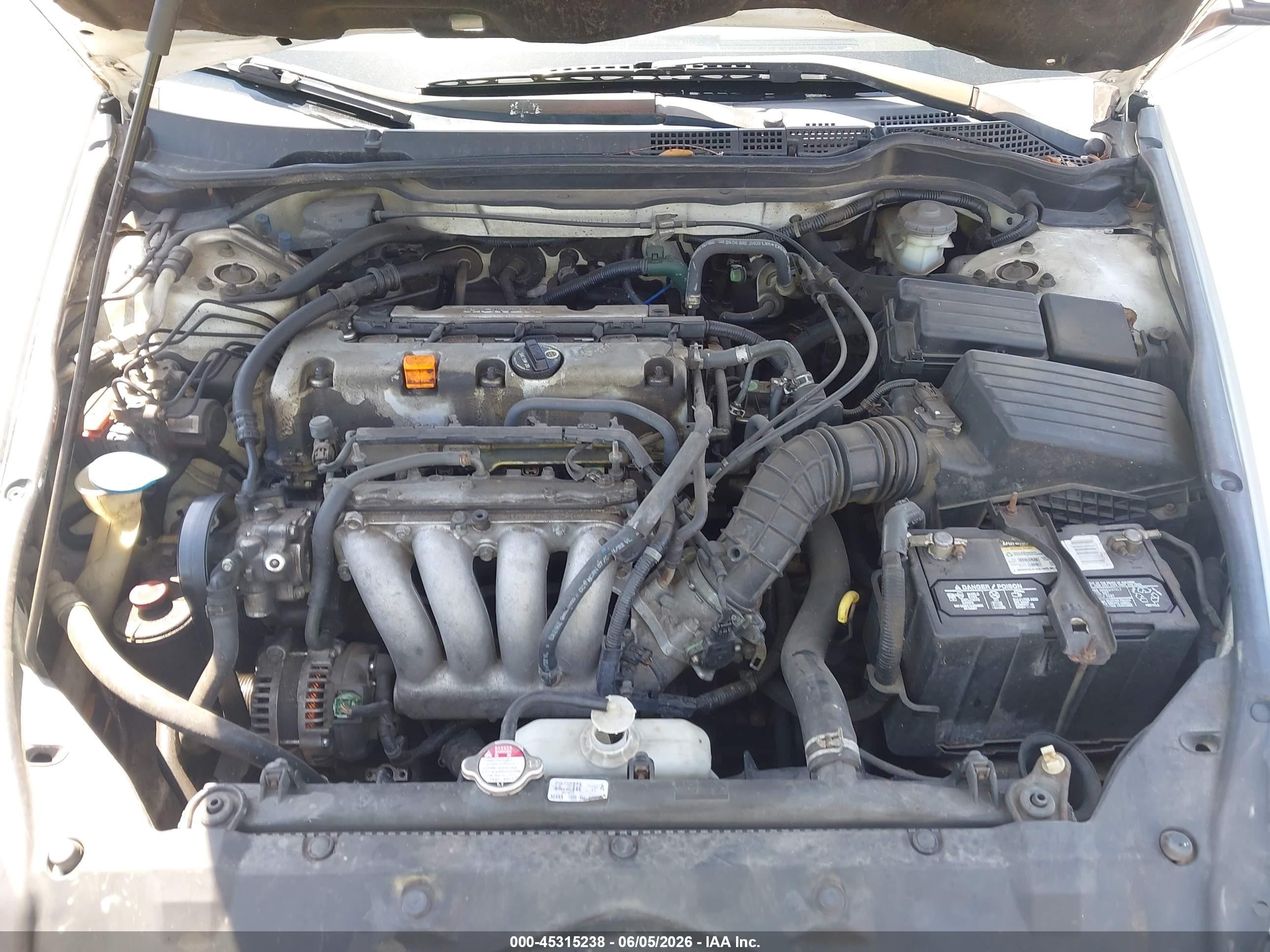 2005 Honda Accord 2.4 Lx White vin: 1HGCM56475A050311