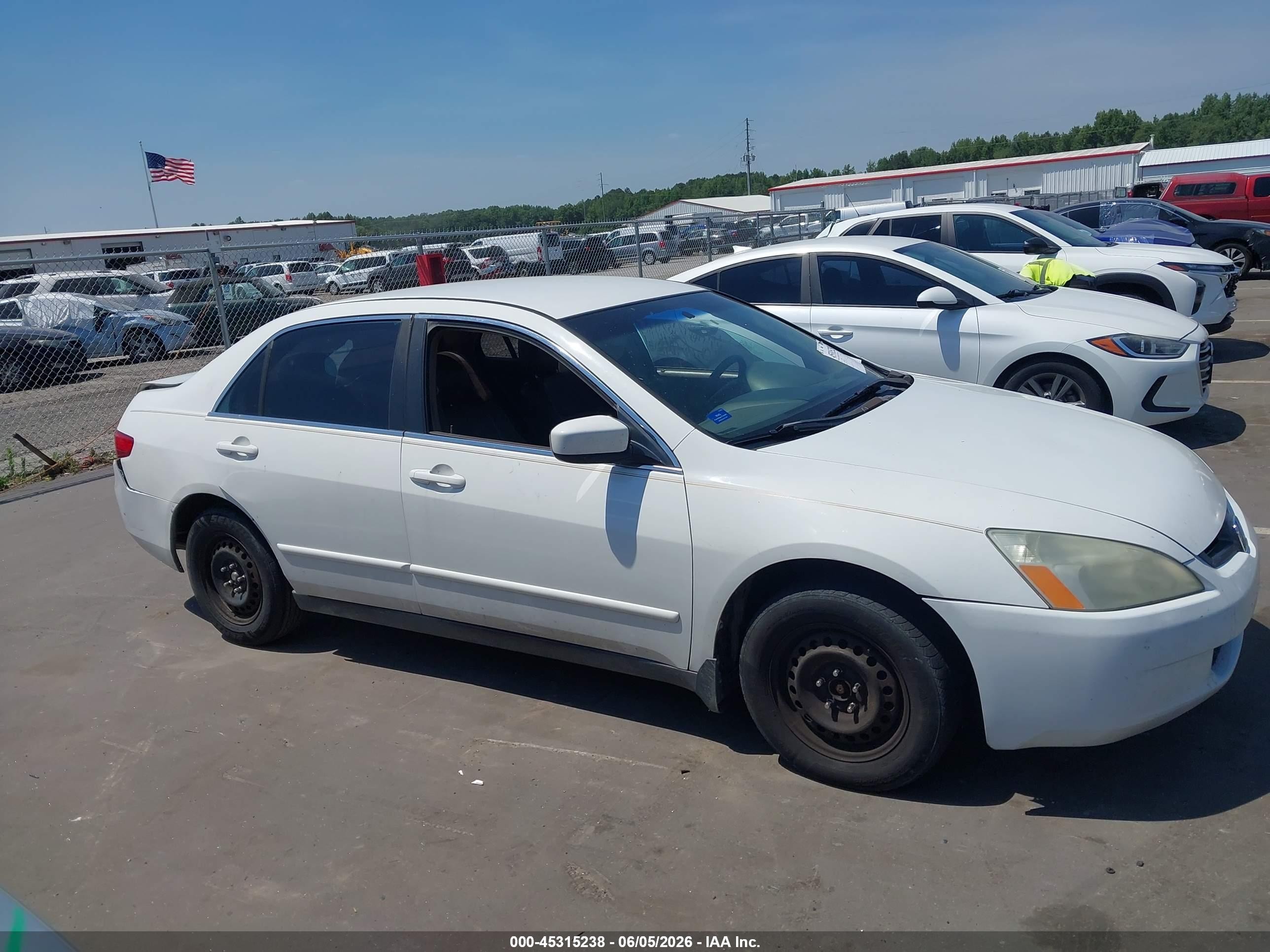 2005 Honda Accord 2.4 Lx White vin: 1HGCM56475A050311