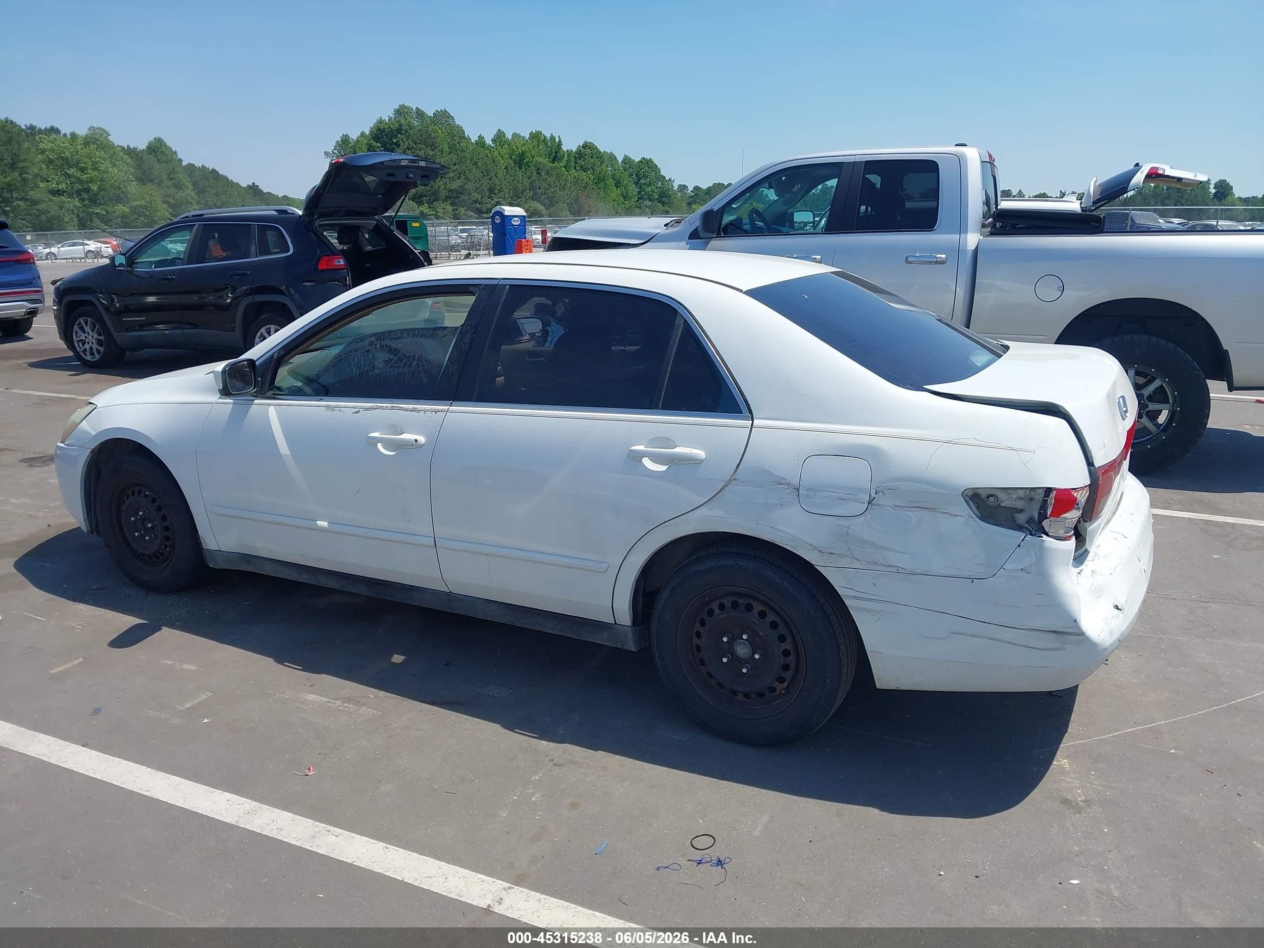 2005 Honda Accord 2.4 Lx White vin: 1HGCM56475A050311