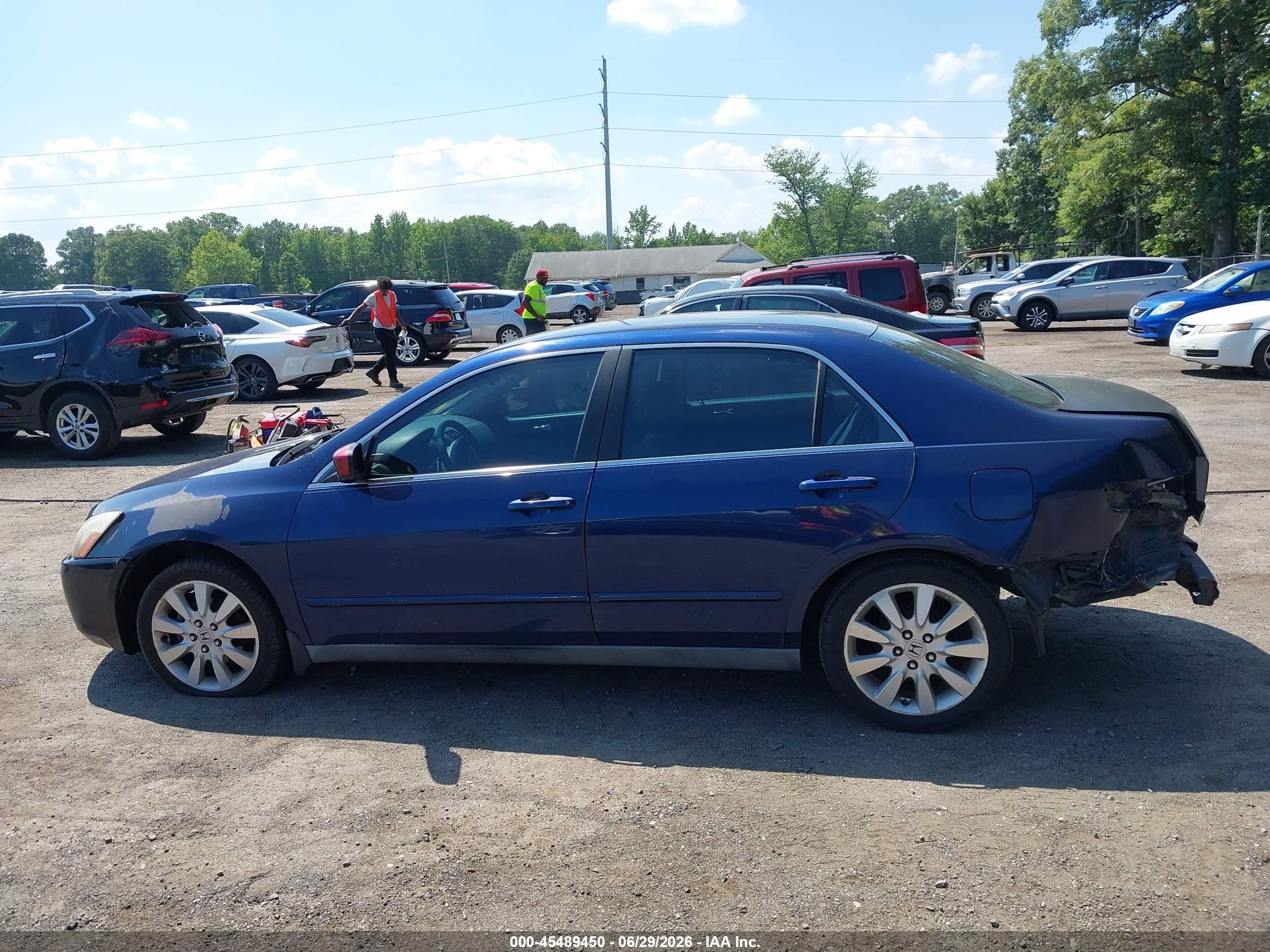 2005 Honda Accord 2.4 Lx Blue vin: 1HGCM56475L001470
