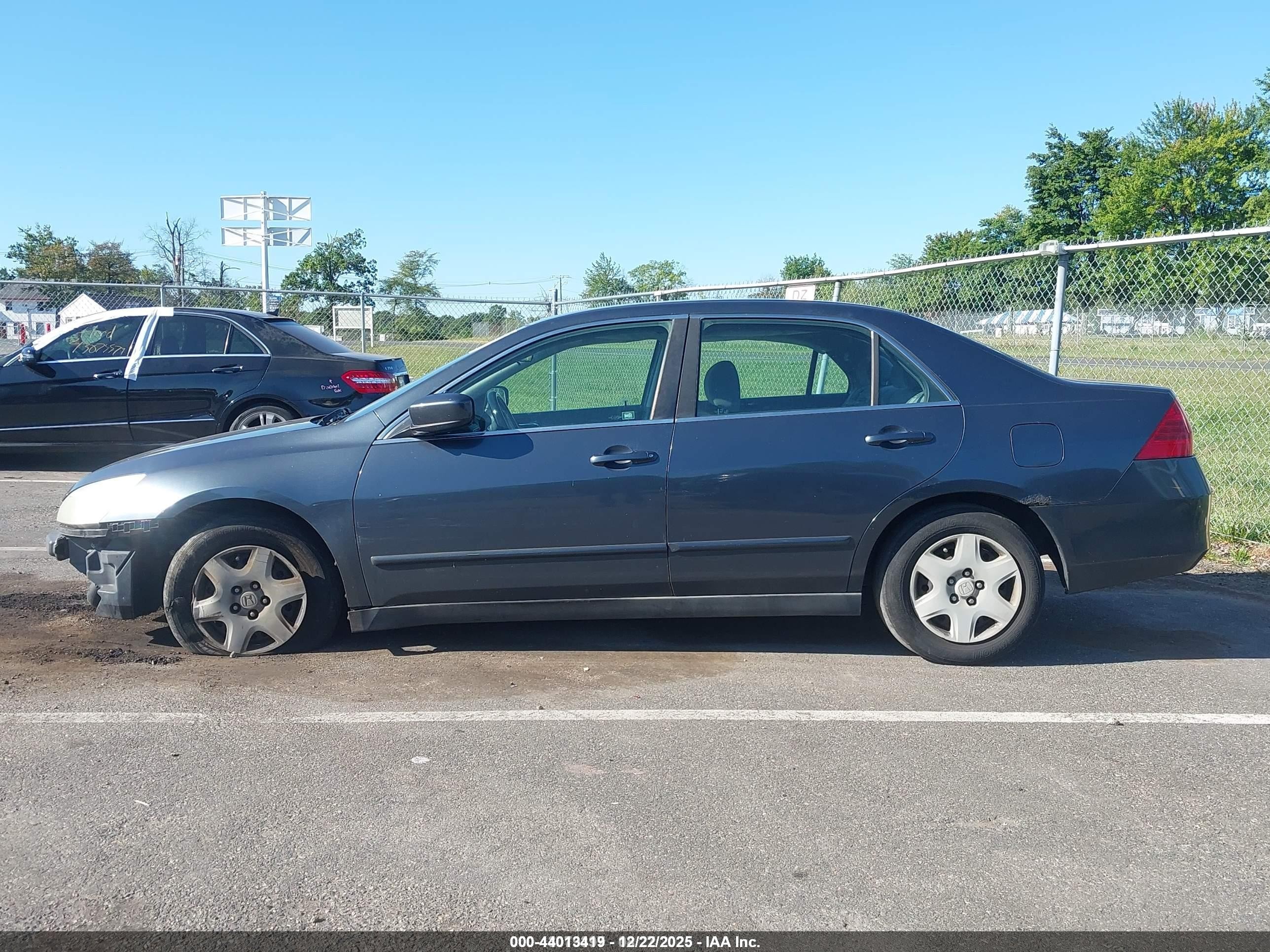 2007 Honda Accord 2.4 Lx Gray vin: 1HGCM56477A072067