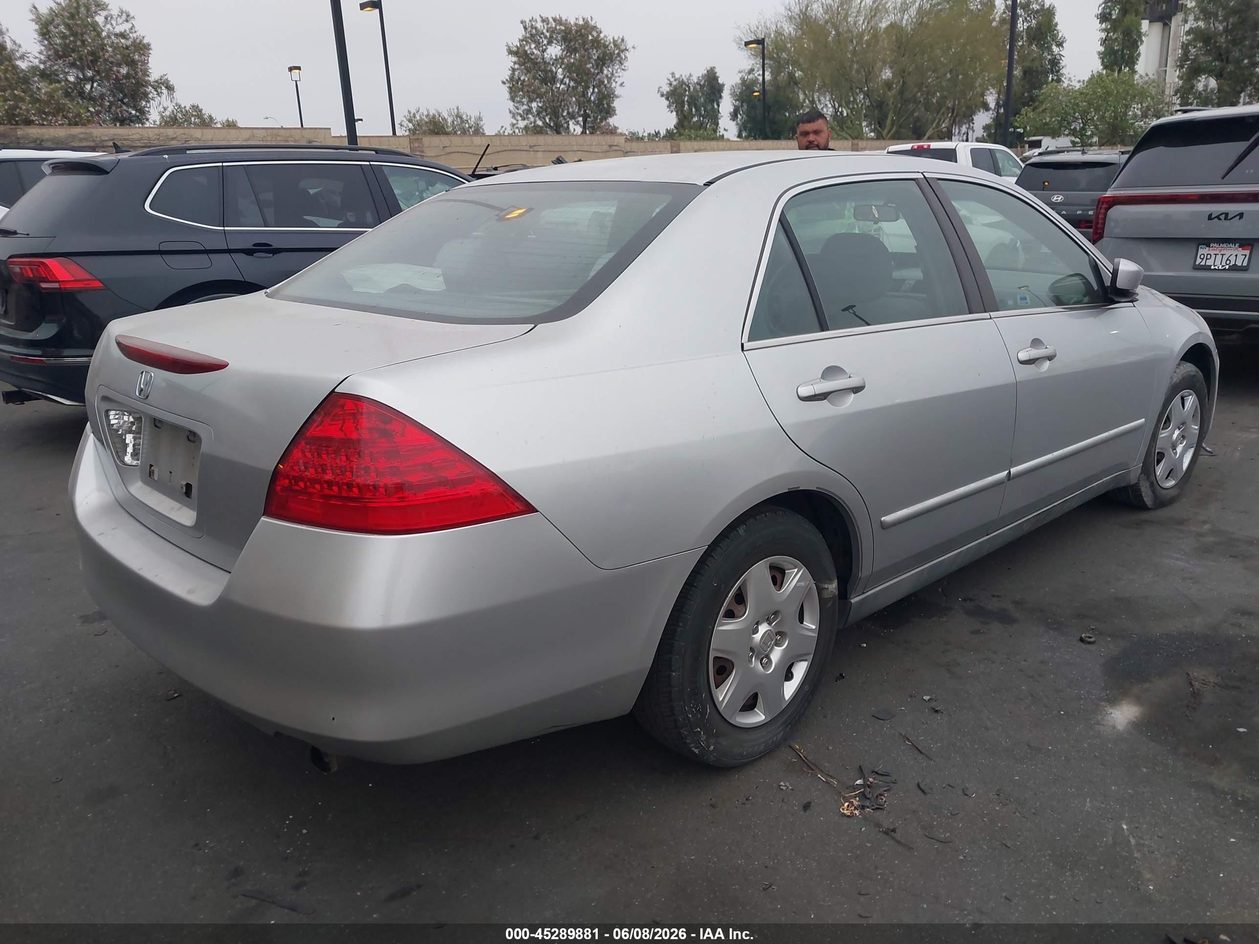 2007 Honda Accord 2.4 Lx Silver vin: 1HGCM56477A202168