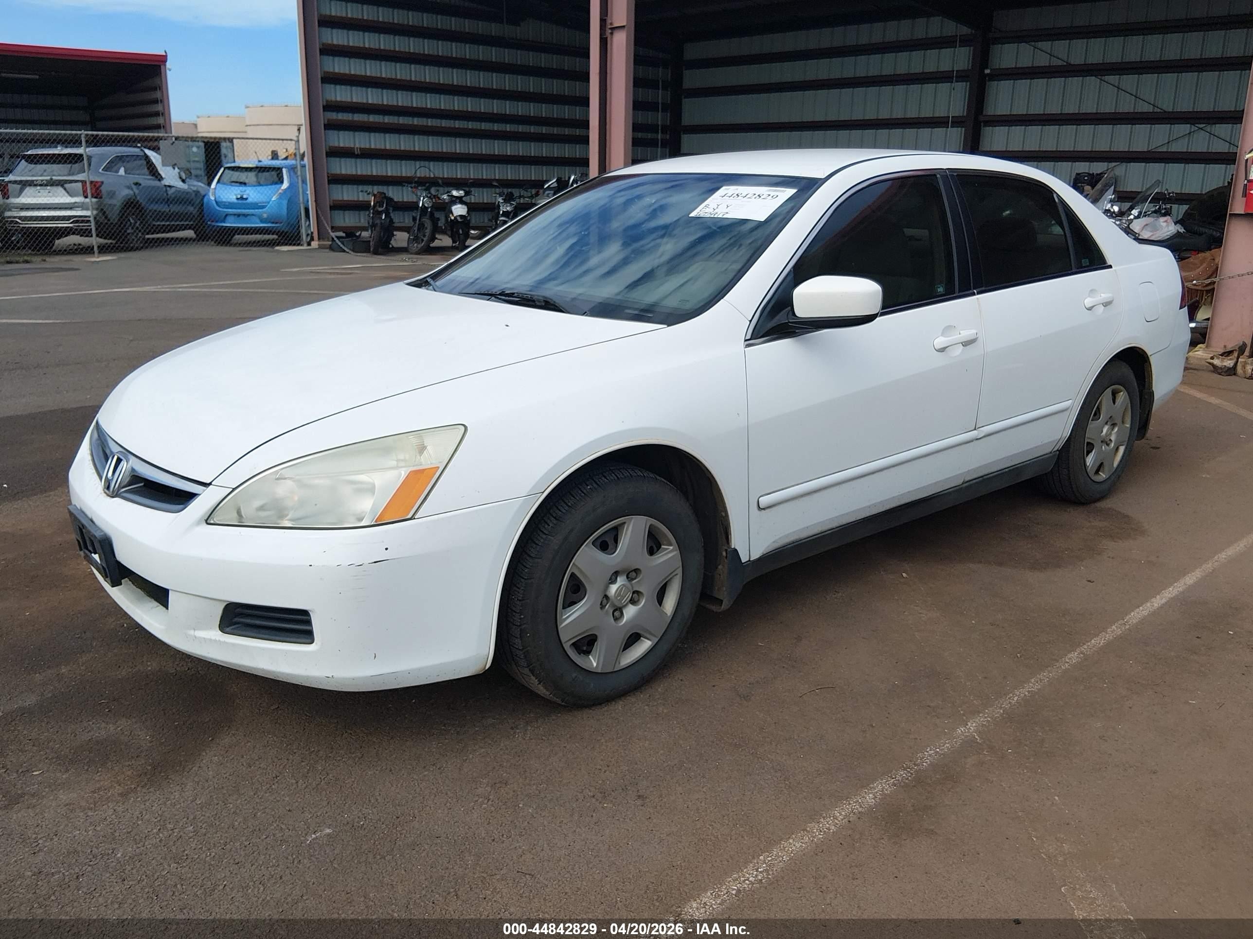 2007 Honda Accord 2.4 Lx Белый vin: 1HGCM56477A229600