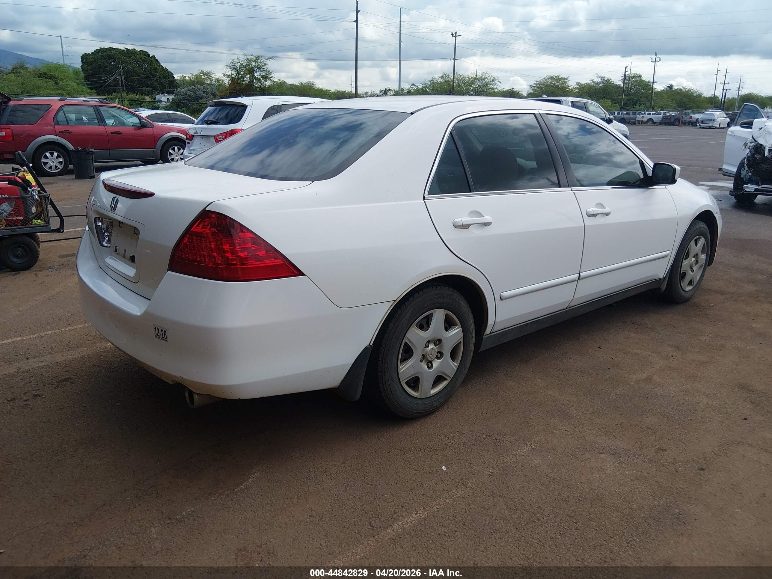 2007 Honda Accord 2.4 Lx Белый vin: 1HGCM56477A229600