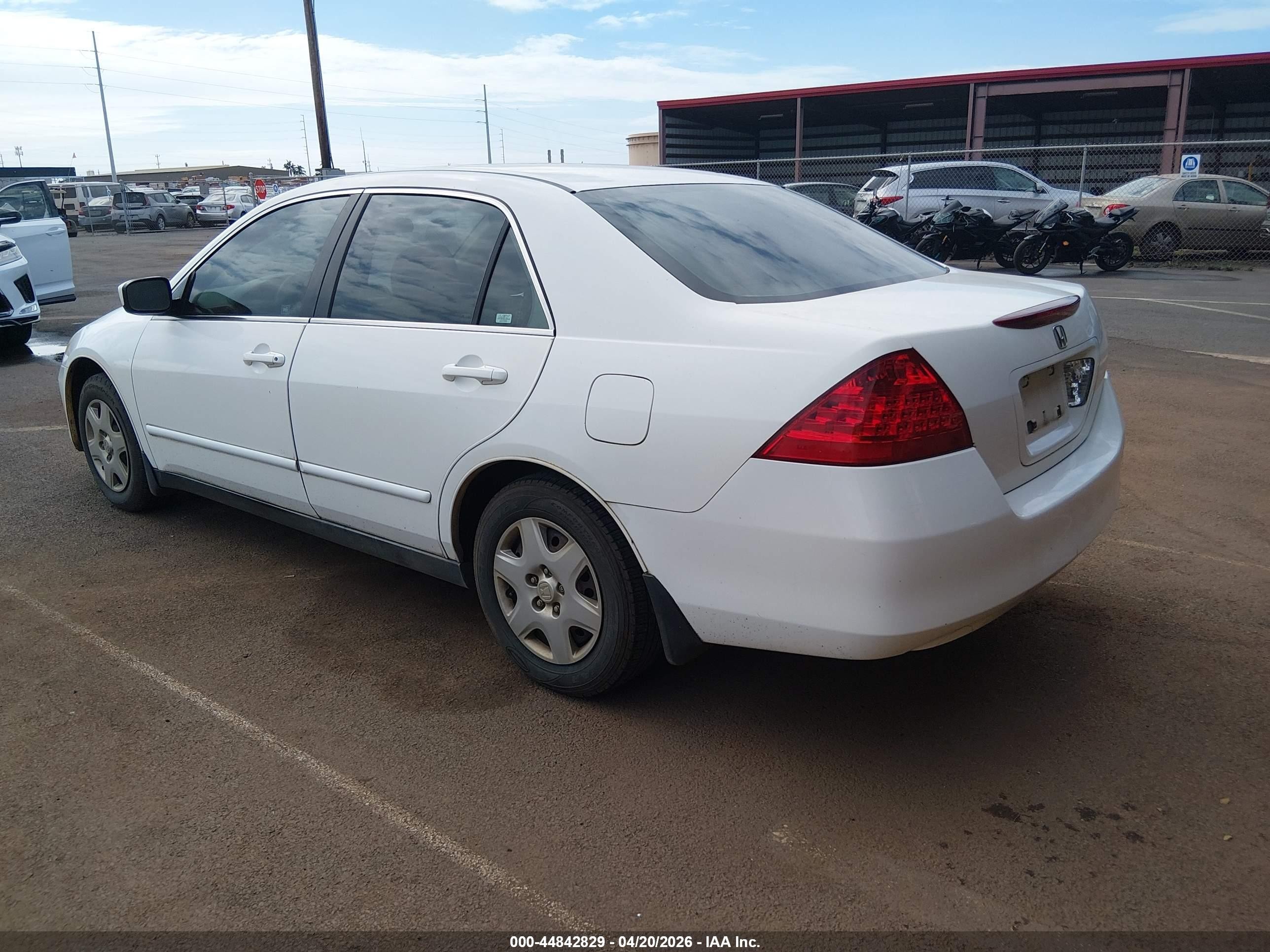 2007 Honda Accord 2.4 Lx Белый vin: 1HGCM56477A229600