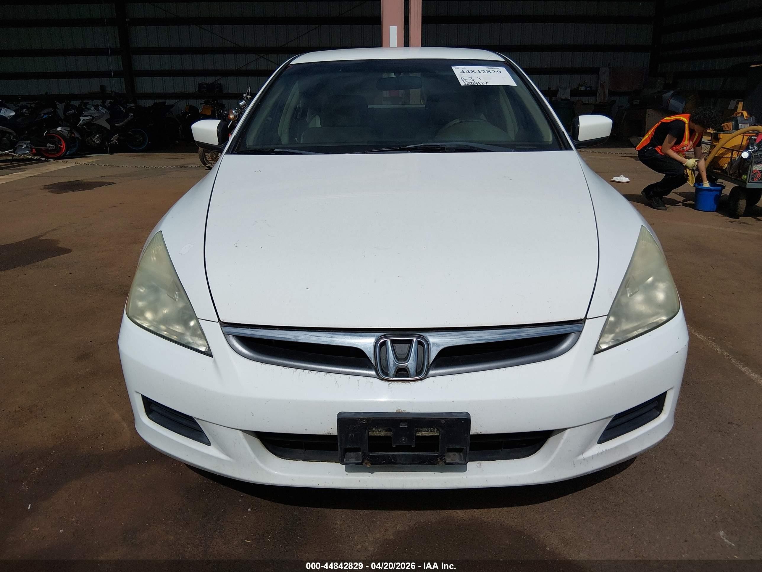 2007 Honda Accord 2.4 Lx Белый vin: 1HGCM56477A229600