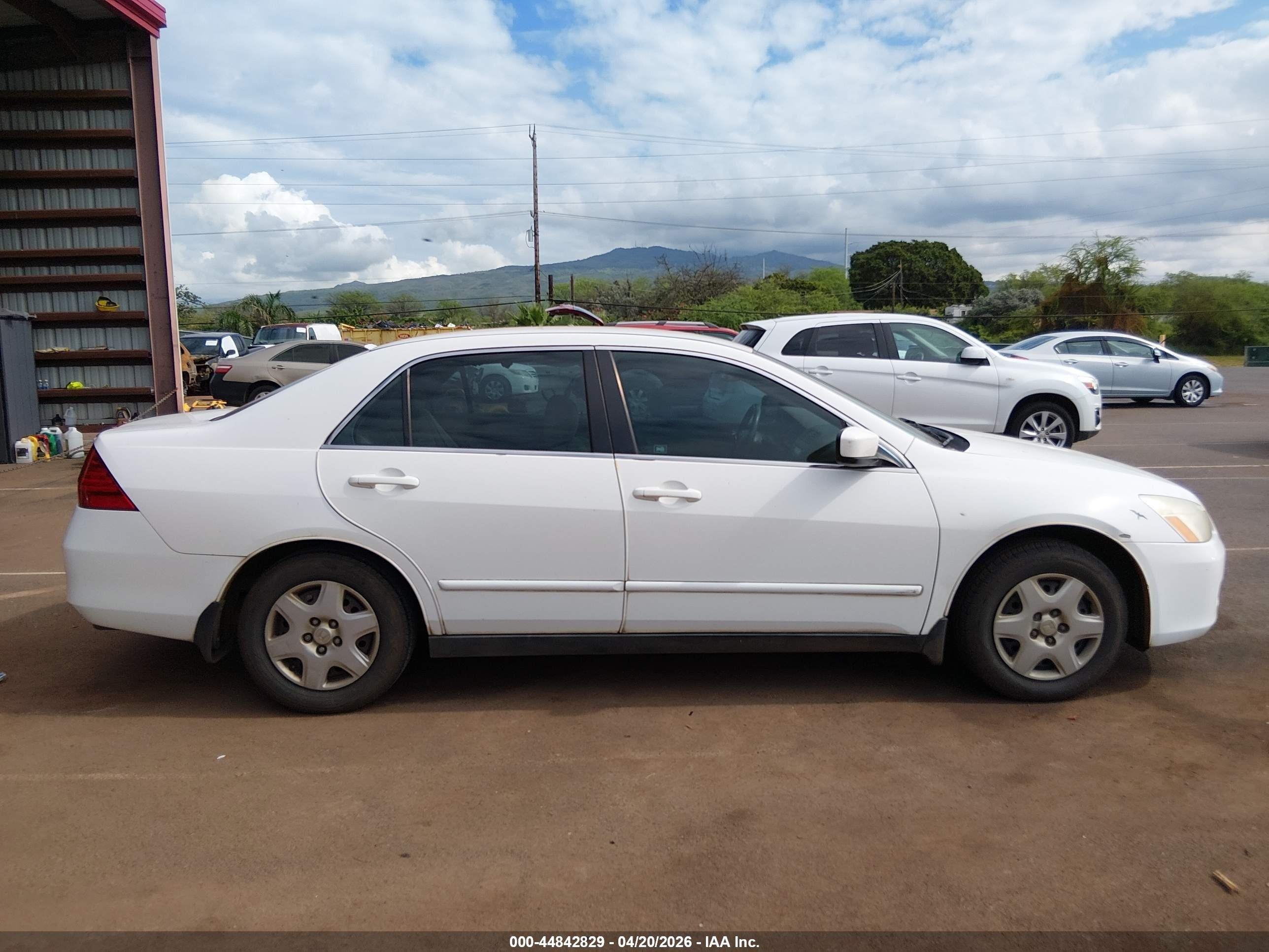 2007 Honda Accord 2.4 Lx Белый vin: 1HGCM56477A229600