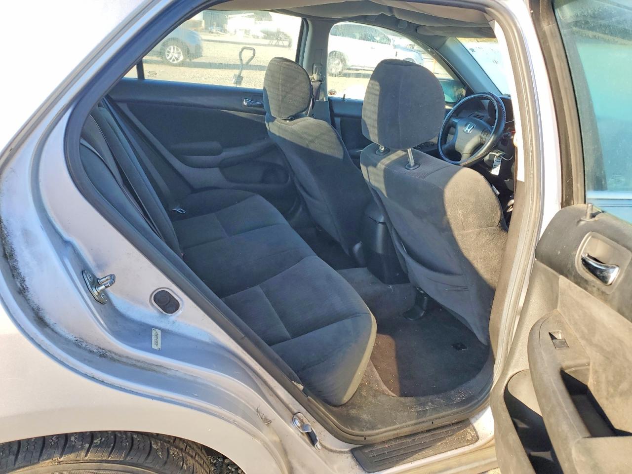 2004 Honda Accord Lx Silver vin: 1HGCM56484A060747