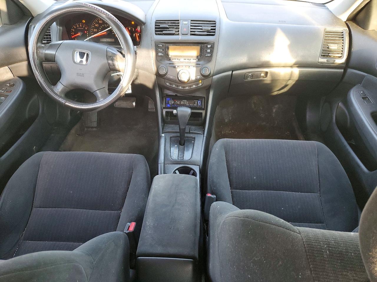 2004 Honda Accord Lx Silver vin: 1HGCM56484A060747