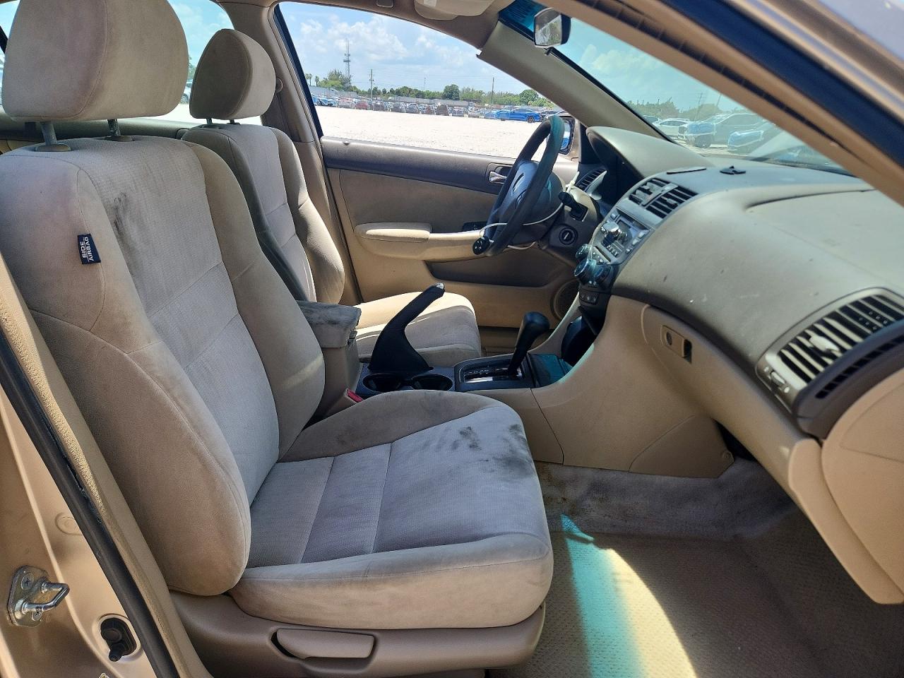 2004 Honda Accord Lx Beige vin: 1HGCM56484A144843
