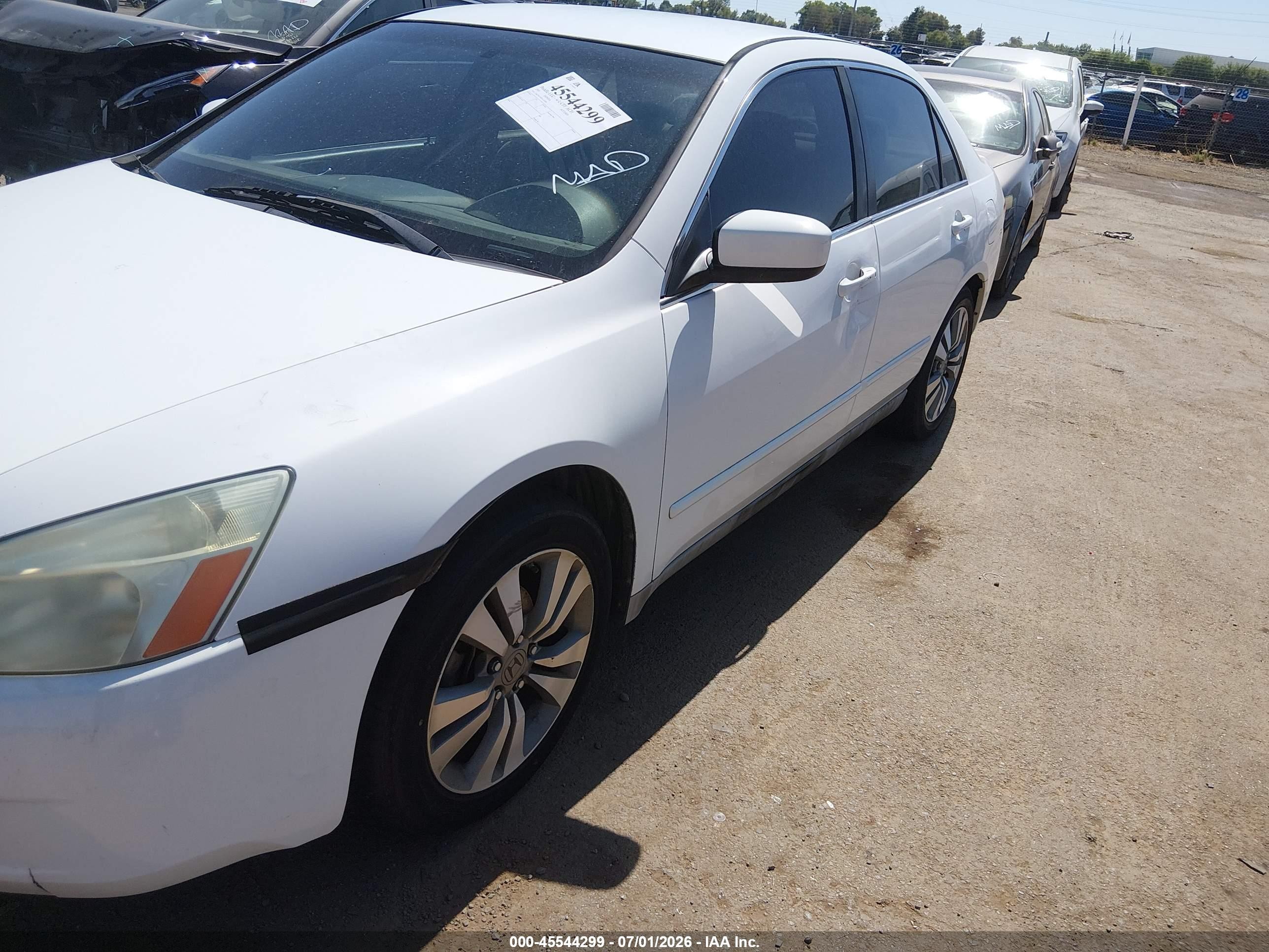 2005 Honda Accord 2.4 Lx Белый vin: 1HGCM56485A185801