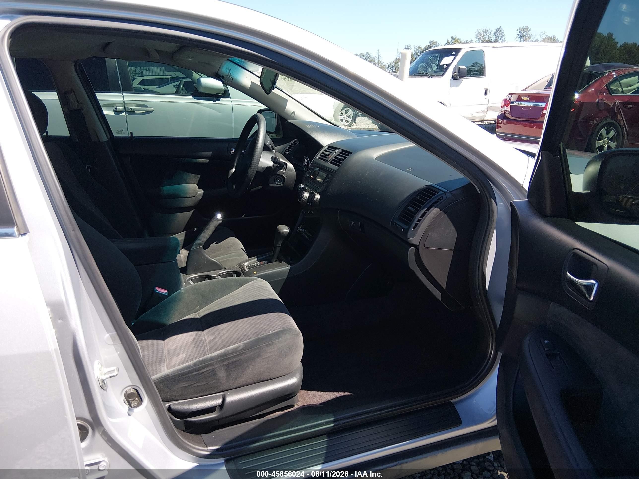 2005 Honda Accord 2.4 Lx Silver vin: 1HGCM564X5A174878
