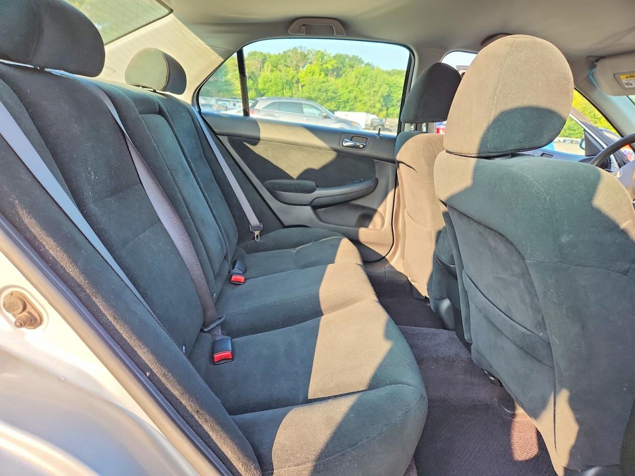 2007 Honda Accord Lx Silver vin: 1HGCM564X7A050404
