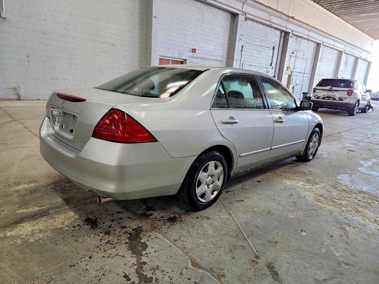 2007 Honda Accord Lx Silver vin: 1HGCM564X7A101660