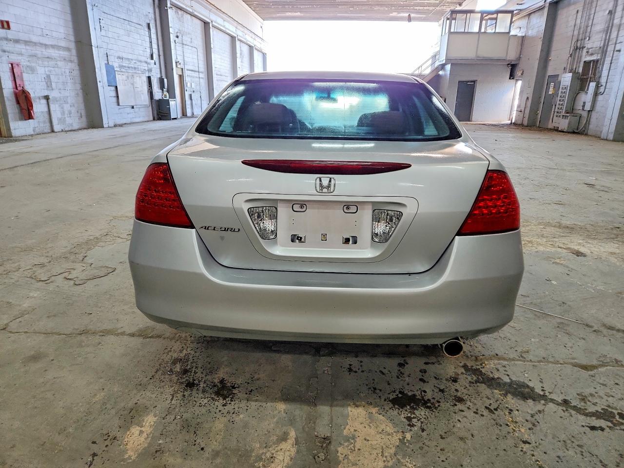 2007 Honda Accord Lx Silver vin: 1HGCM564X7A101660