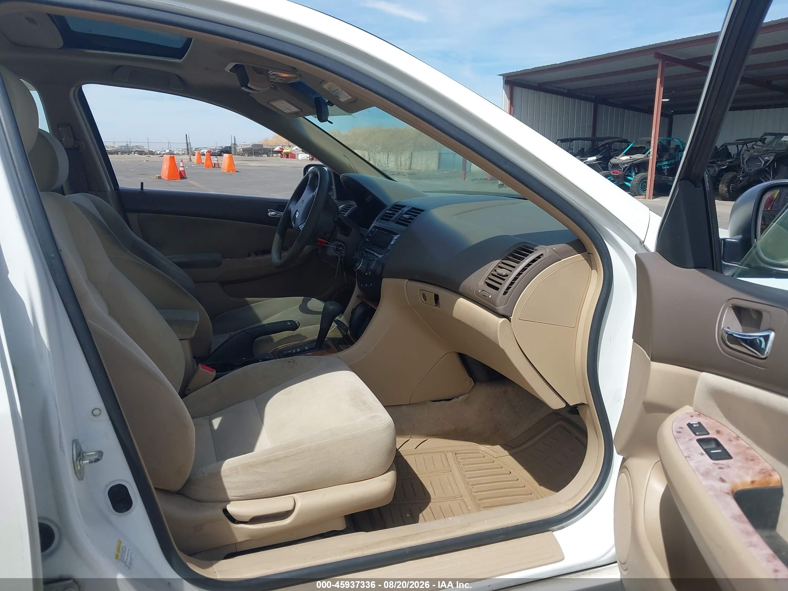 2004 Honda Accord 2.4 Ex White vin: 1HGCM56614A008376