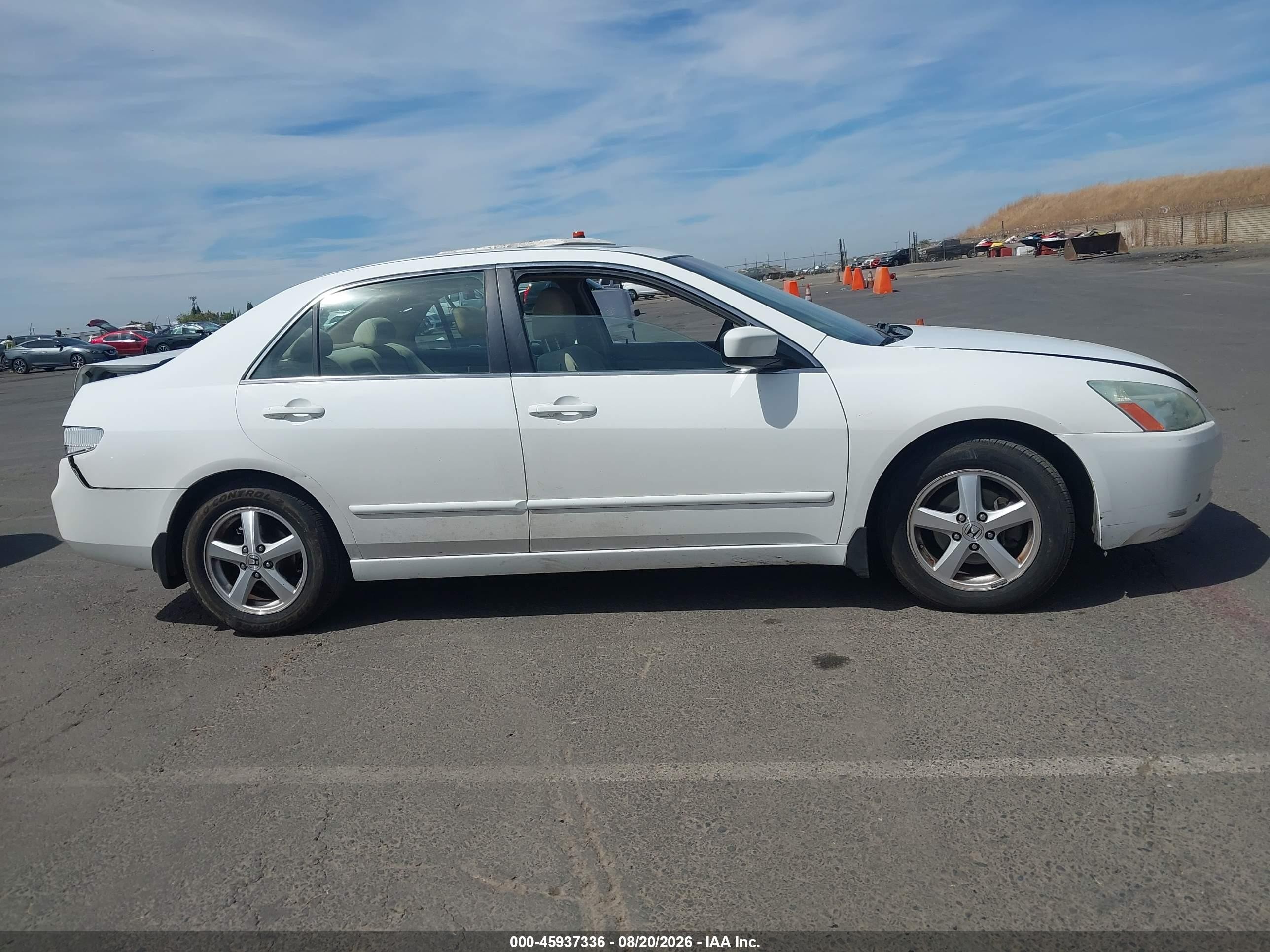 2004 Honda Accord 2.4 Ex White vin: 1HGCM56614A008376