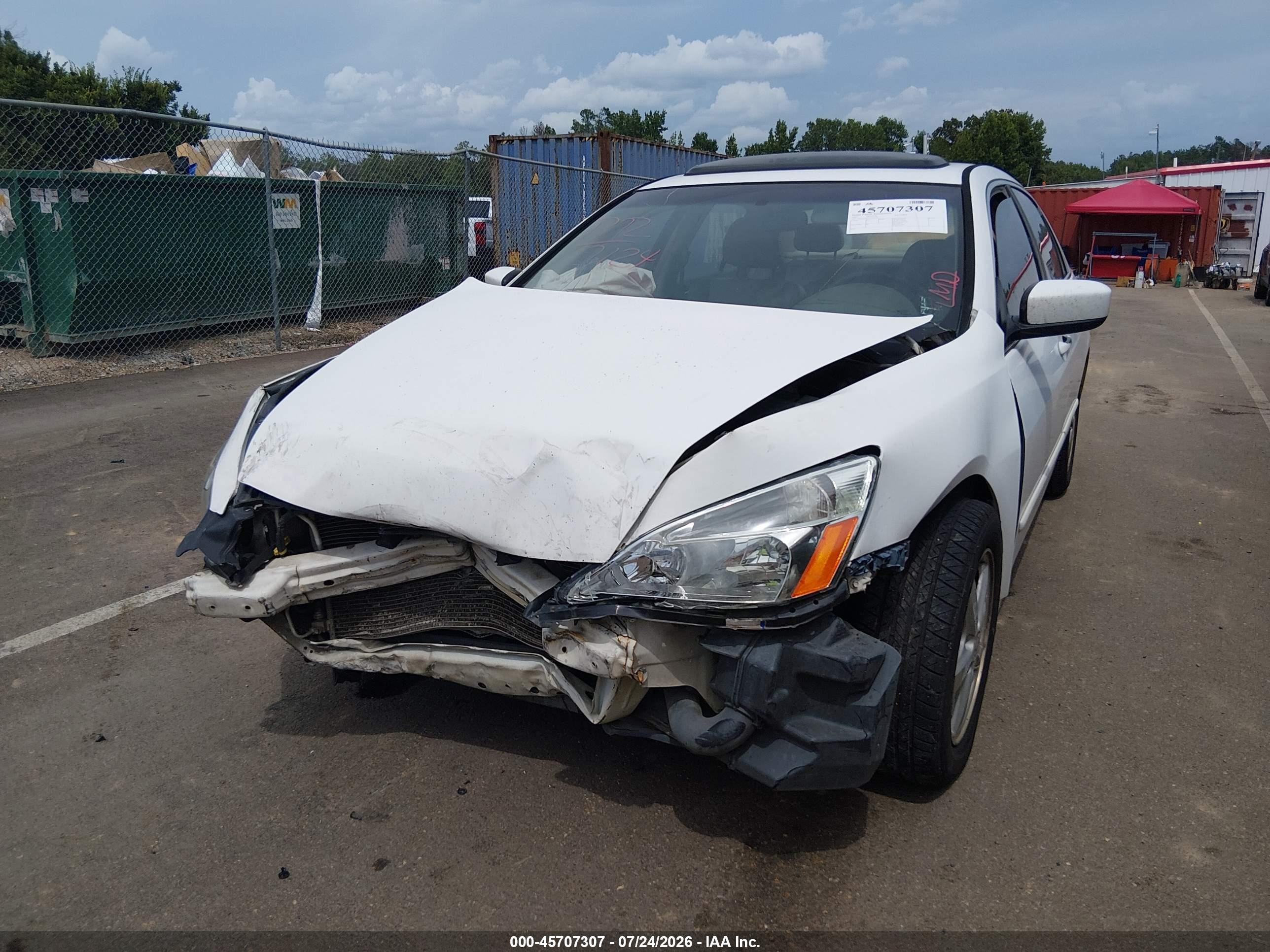 2003 Honda Accord 2.4 Ex Белый vin: 1HGCM56623A033334