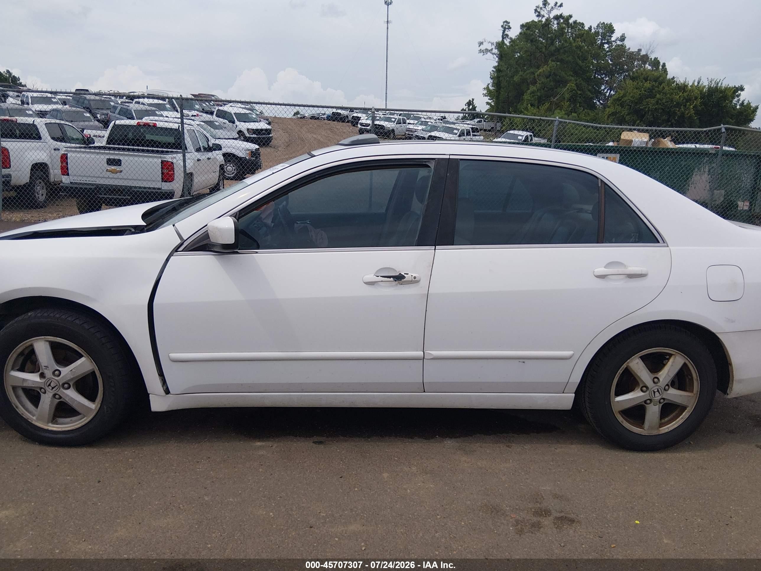 2003 Honda Accord 2.4 Ex Белый vin: 1HGCM56623A033334