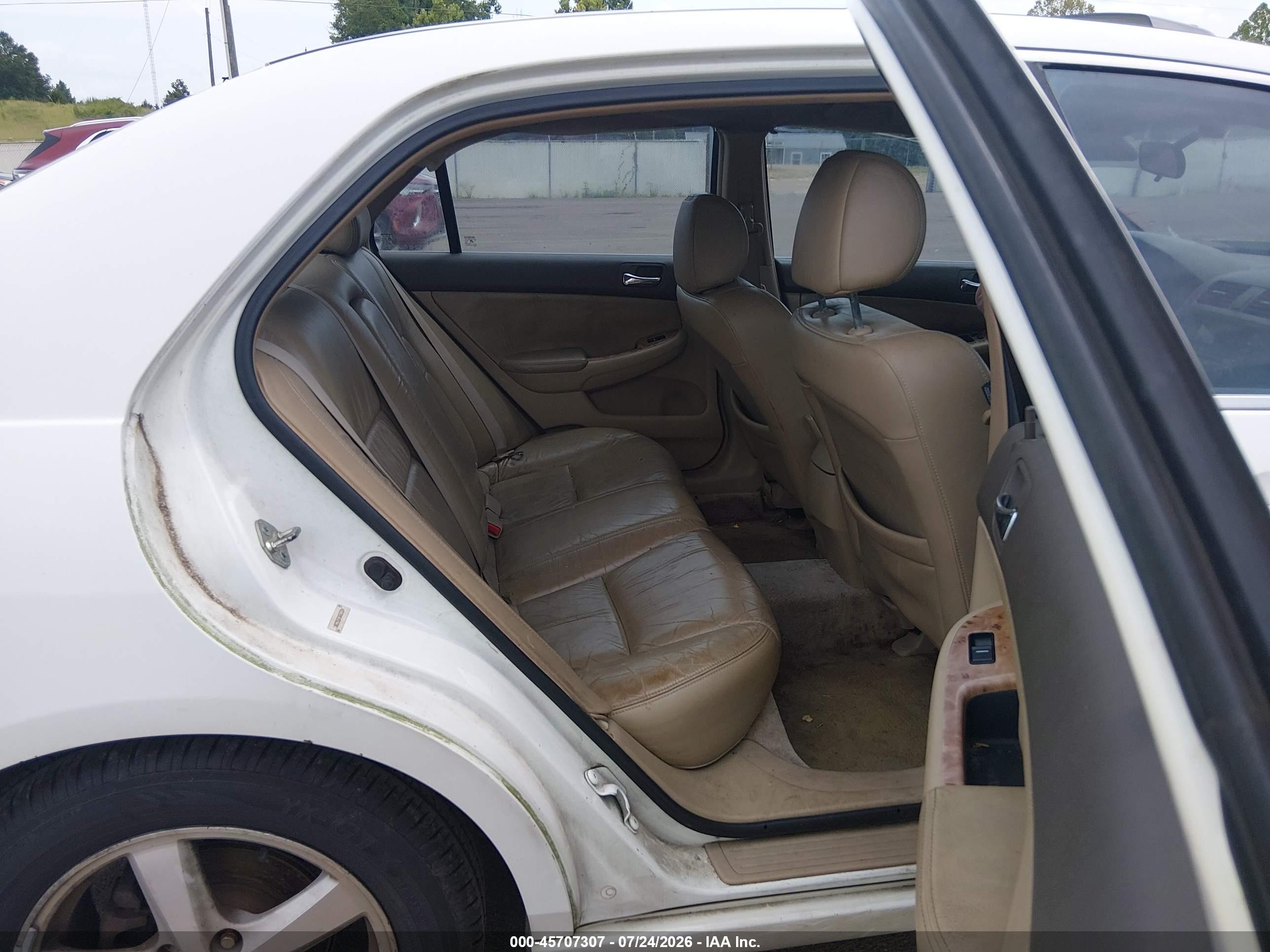 2003 Honda Accord 2.4 Ex Белый vin: 1HGCM56623A033334