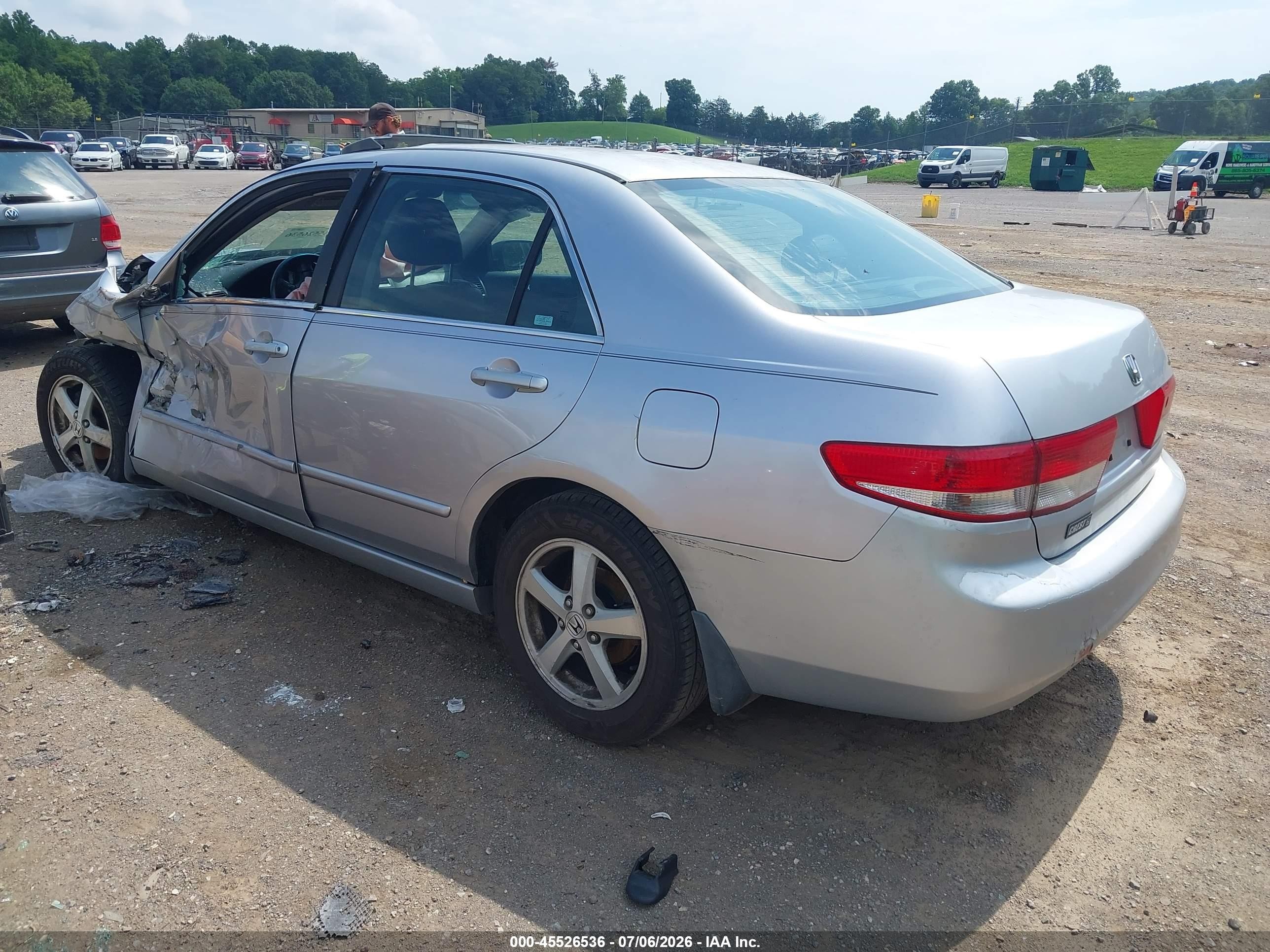 2003 Honda Accord Sdn Ex Silver vin: 1HGCM56623A092755