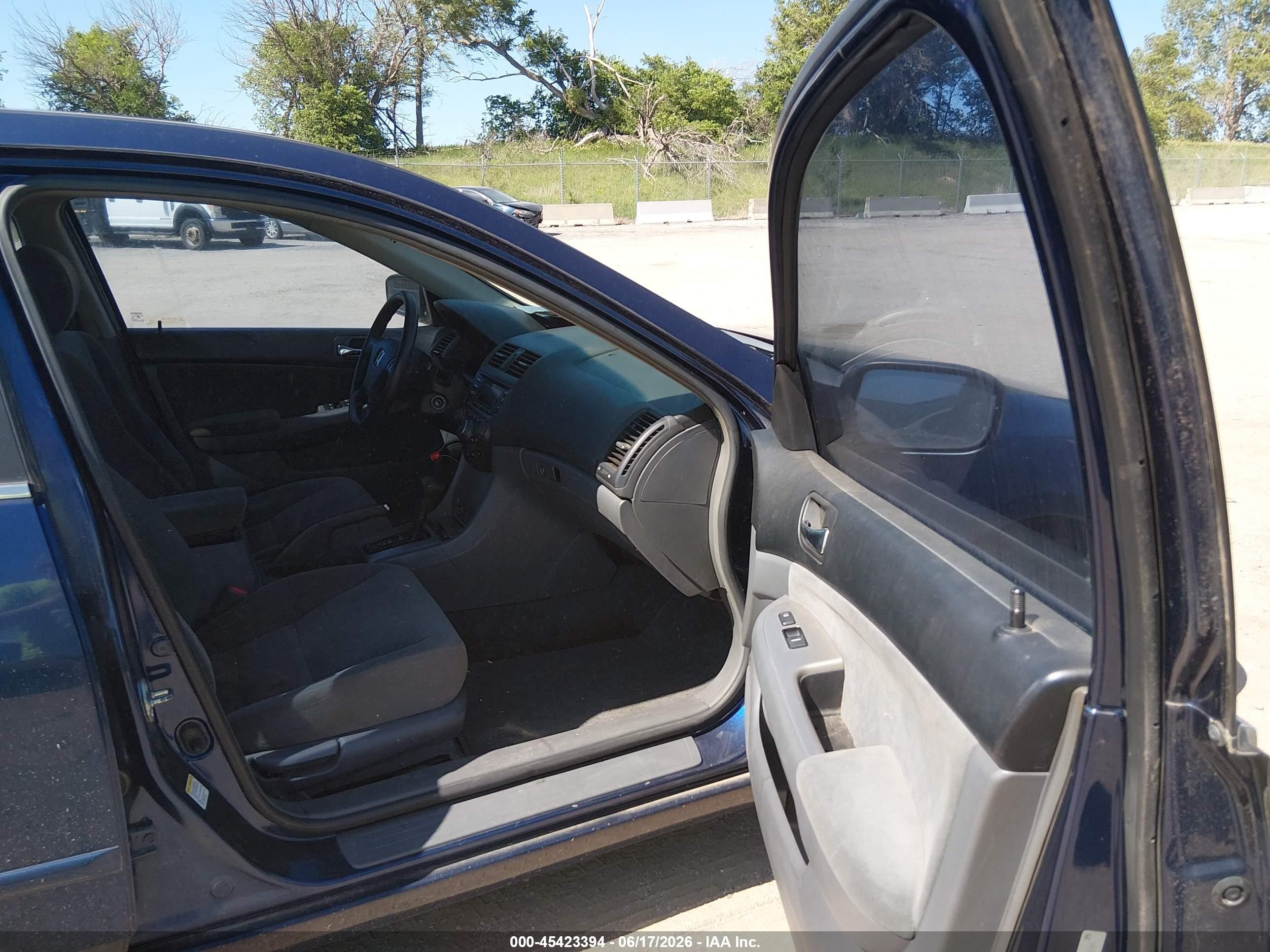2004 Honda Accord 2.4 Ex Dark Blue vin: 1HGCM56624A027244