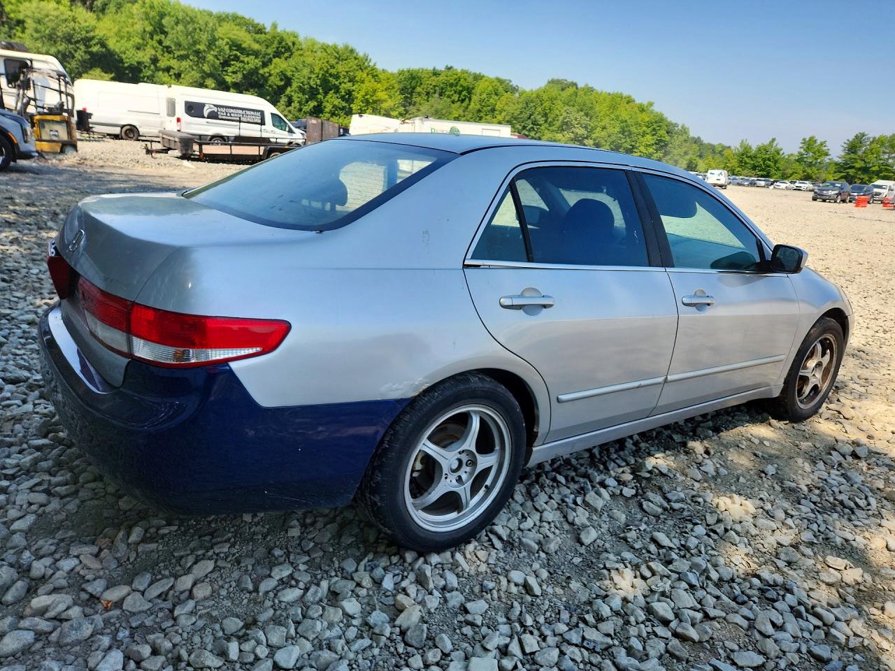 2003 Honda Accord Silver vin: 1HGCM56653A054758
