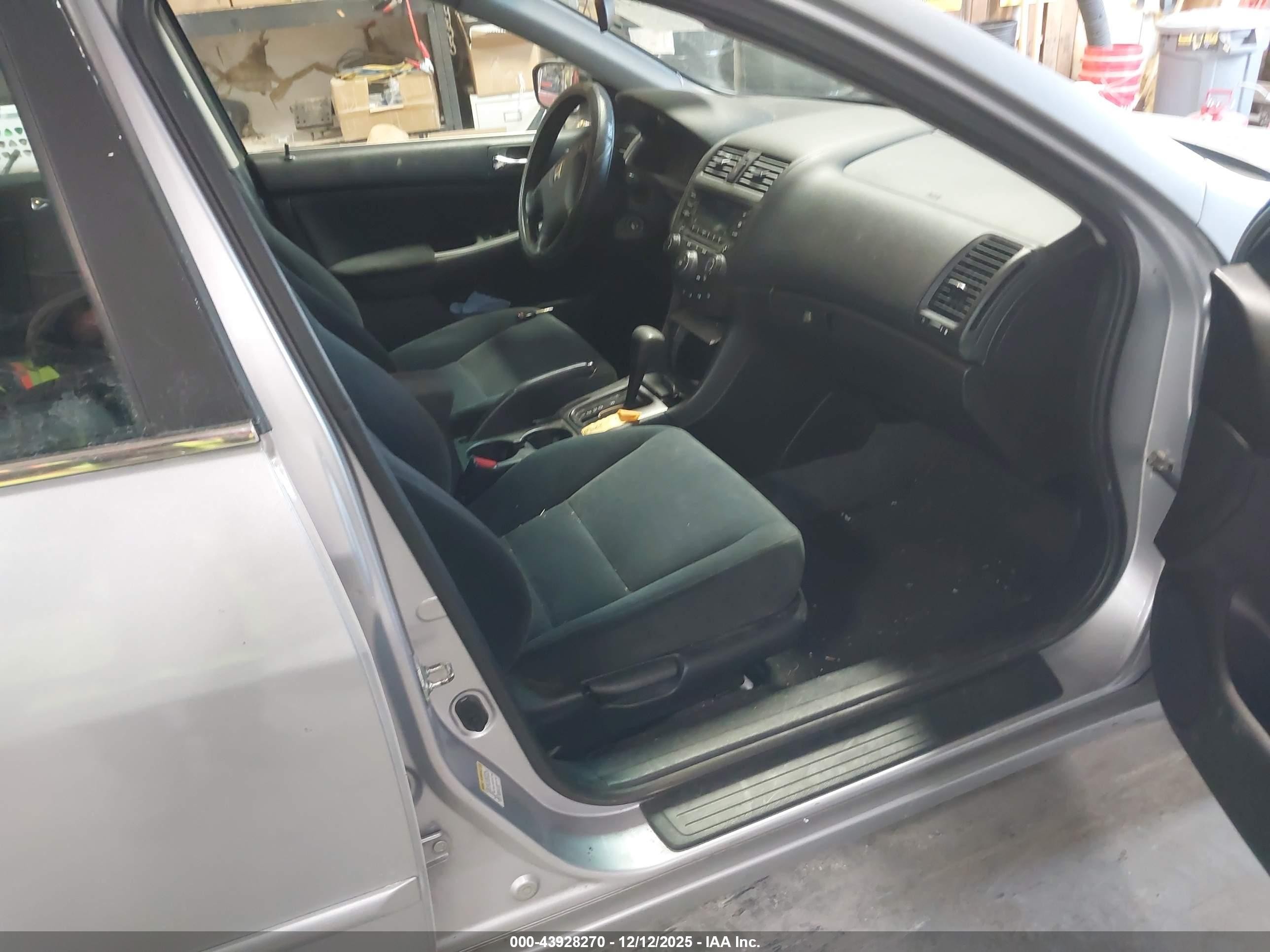 2004 Honda Accord 2.4 Ex Silver vin: 1HGCM56664A047481