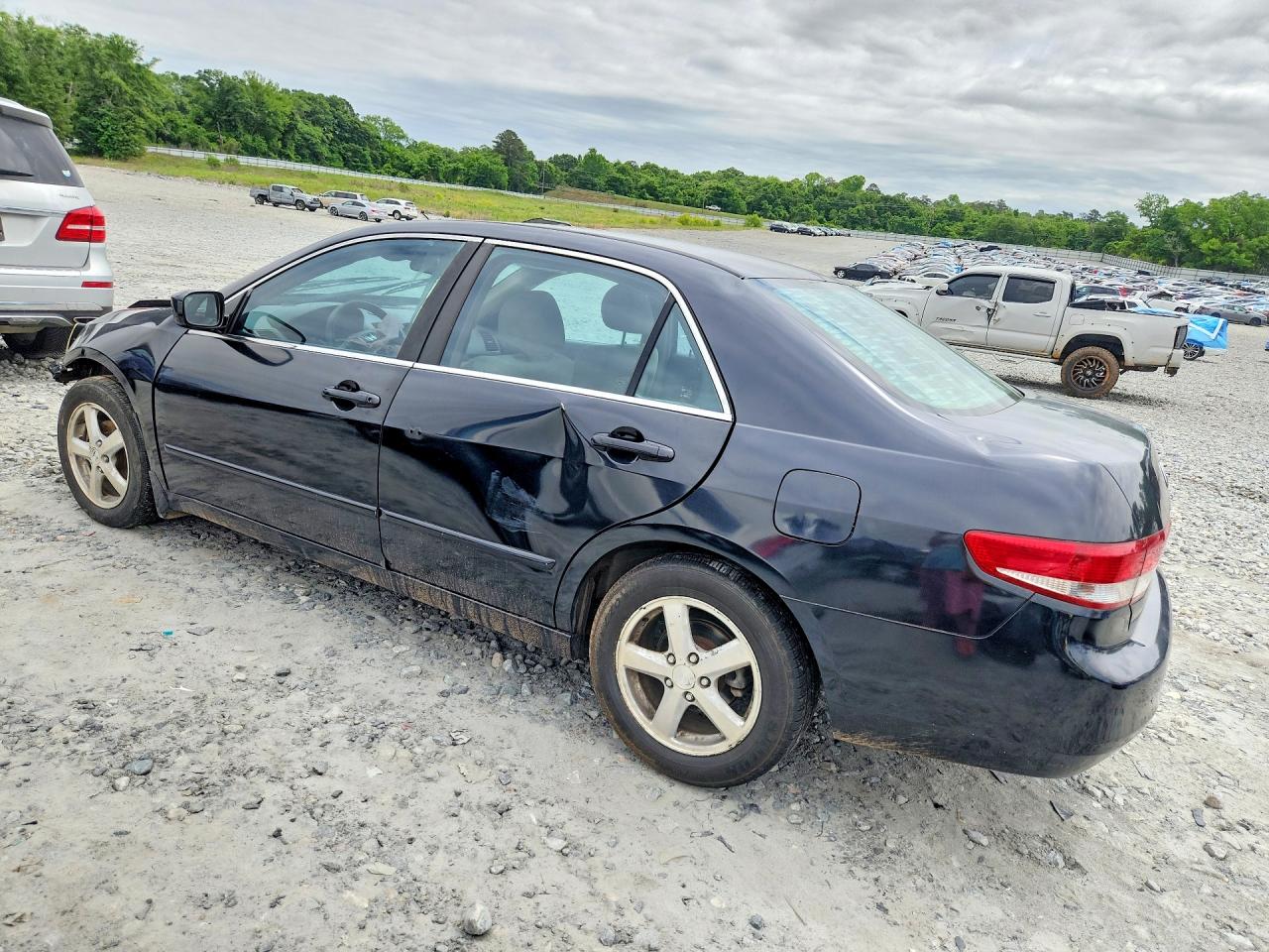 2004 Honda Accord 4d Dx Черный vin: 1HGCM56674A072910