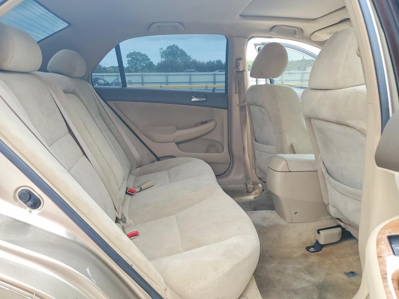 2004 Honda Accord Ex Gold vin: 1HGCM56684A002591