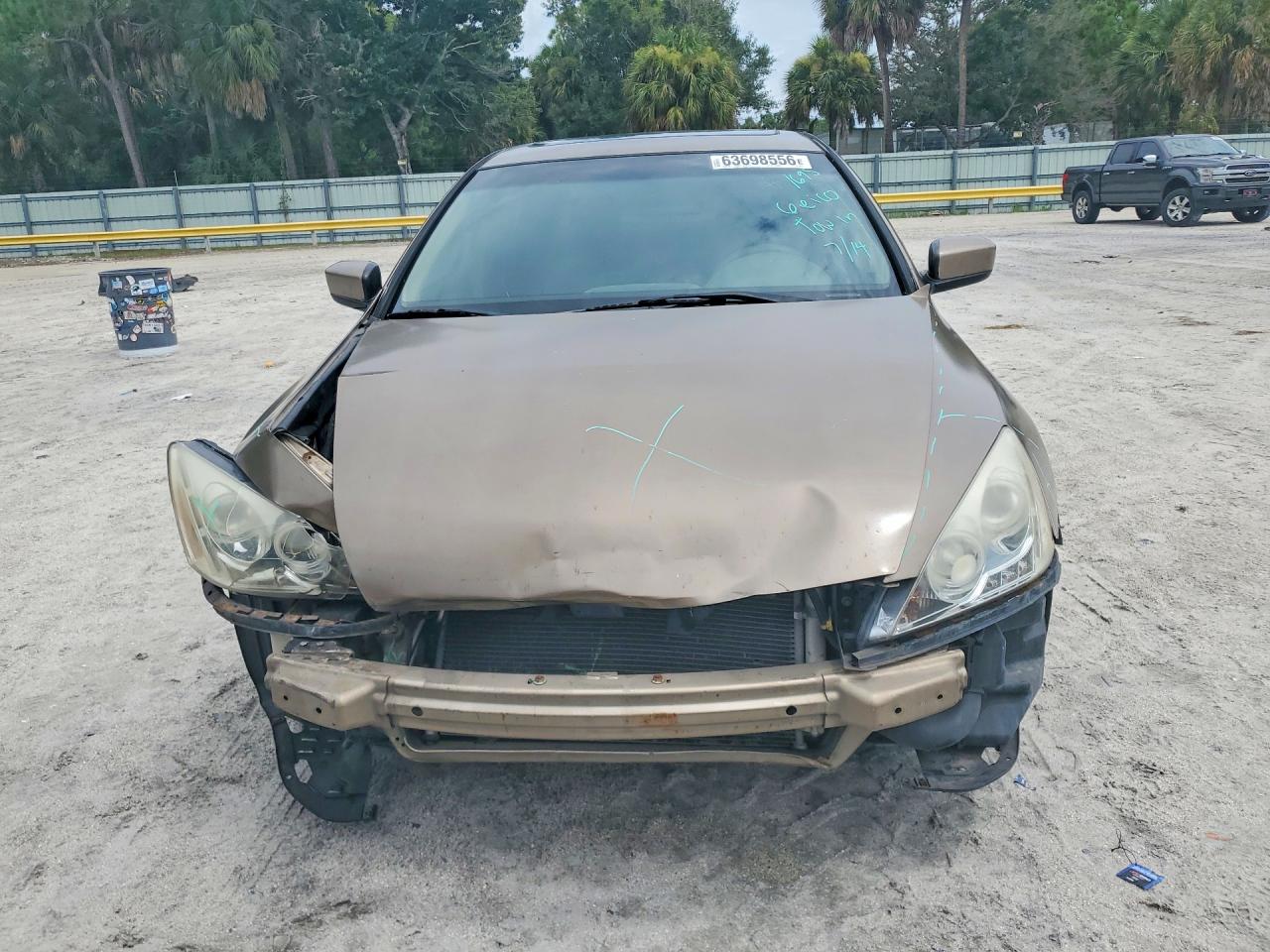 2004 Honda Accord Ex Gold vin: 1HGCM56684A002591