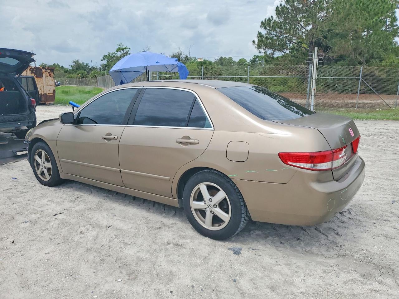 2004 Honda Accord Ex Gold vin: 1HGCM56684A002591