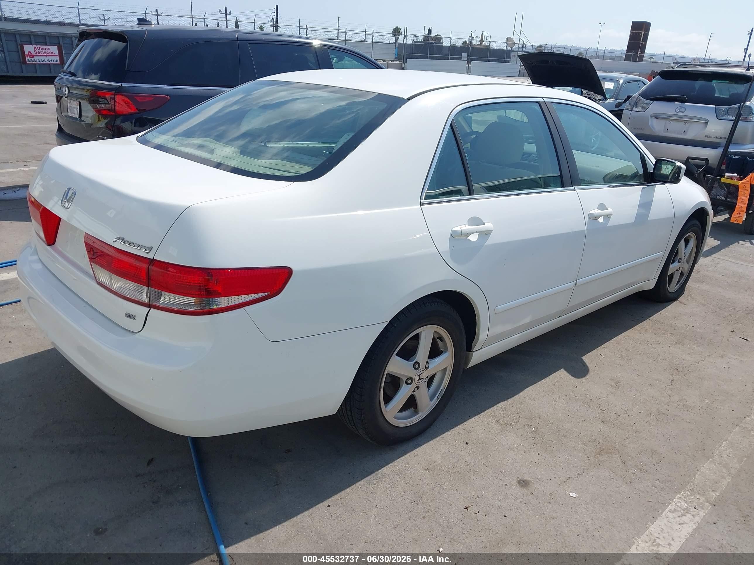 2004 Honda Accord 2.4 Ex White vin: 1HGCM56684A078781