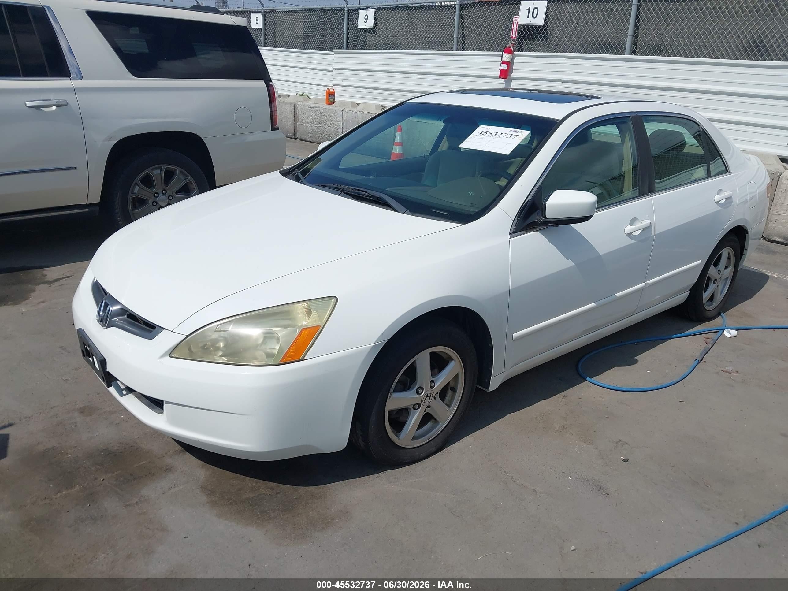 2004 Honda Accord 2.4 Ex White vin: 1HGCM56684A078781