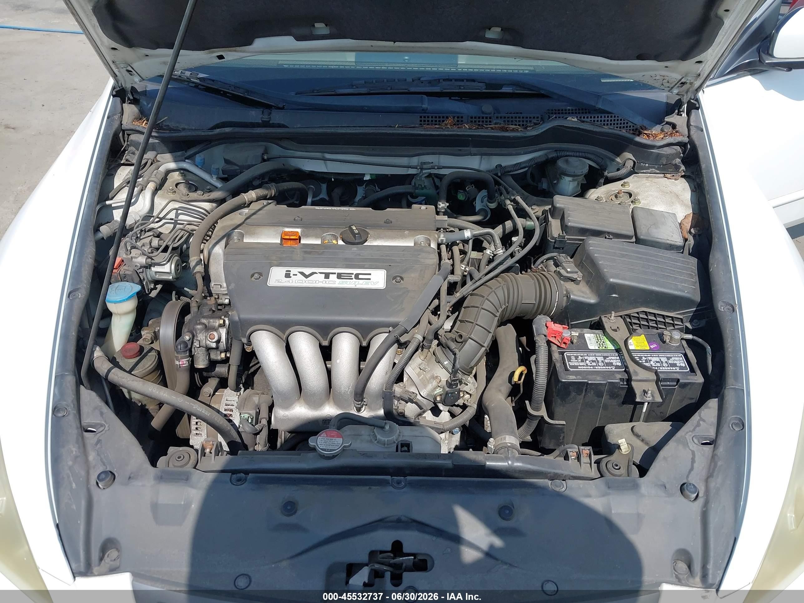 2004 Honda Accord 2.4 Ex White vin: 1HGCM56684A078781