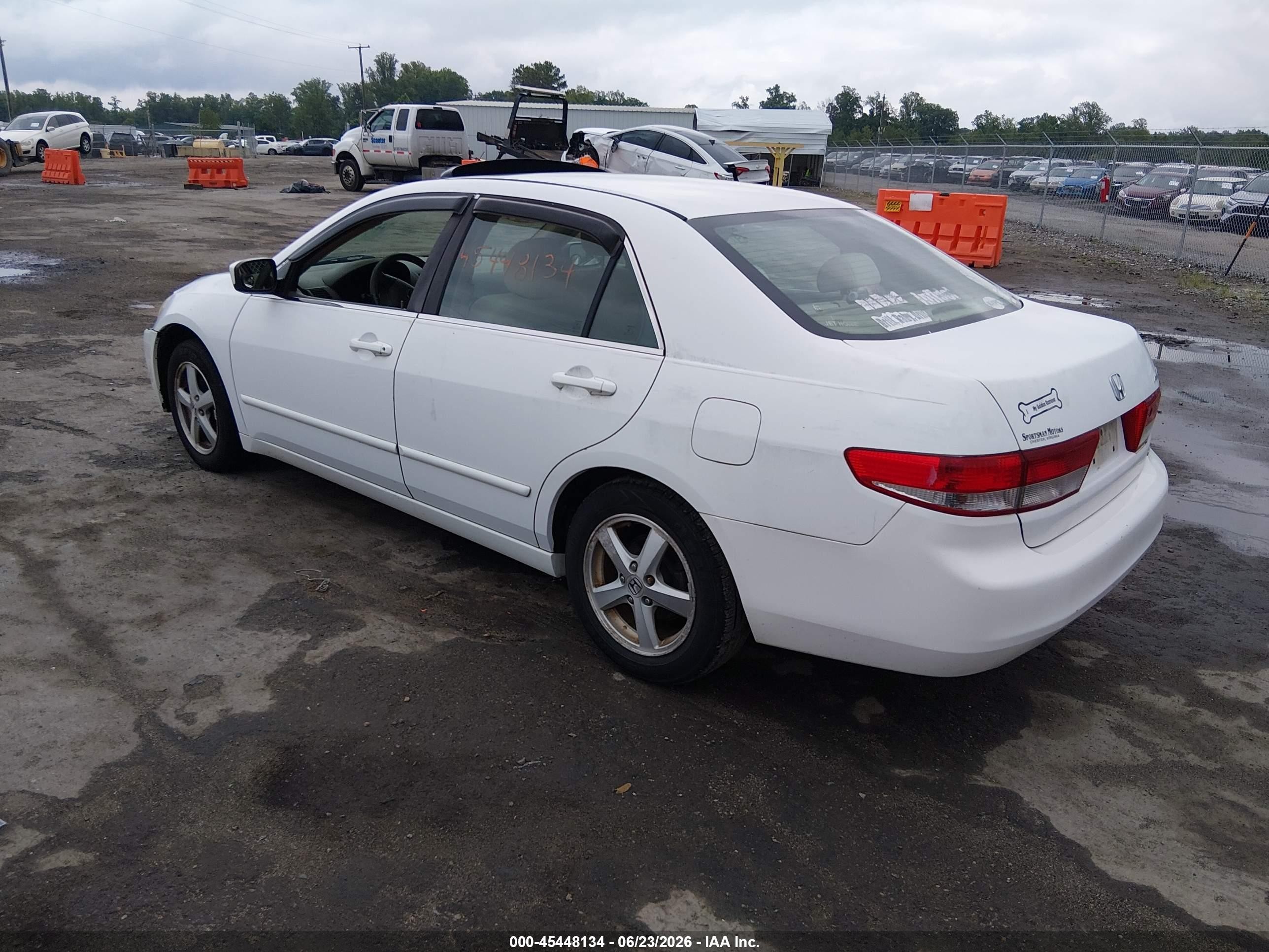 2004 Honda Accord 2.4 Ex White vin: 1HGCM56694A025488